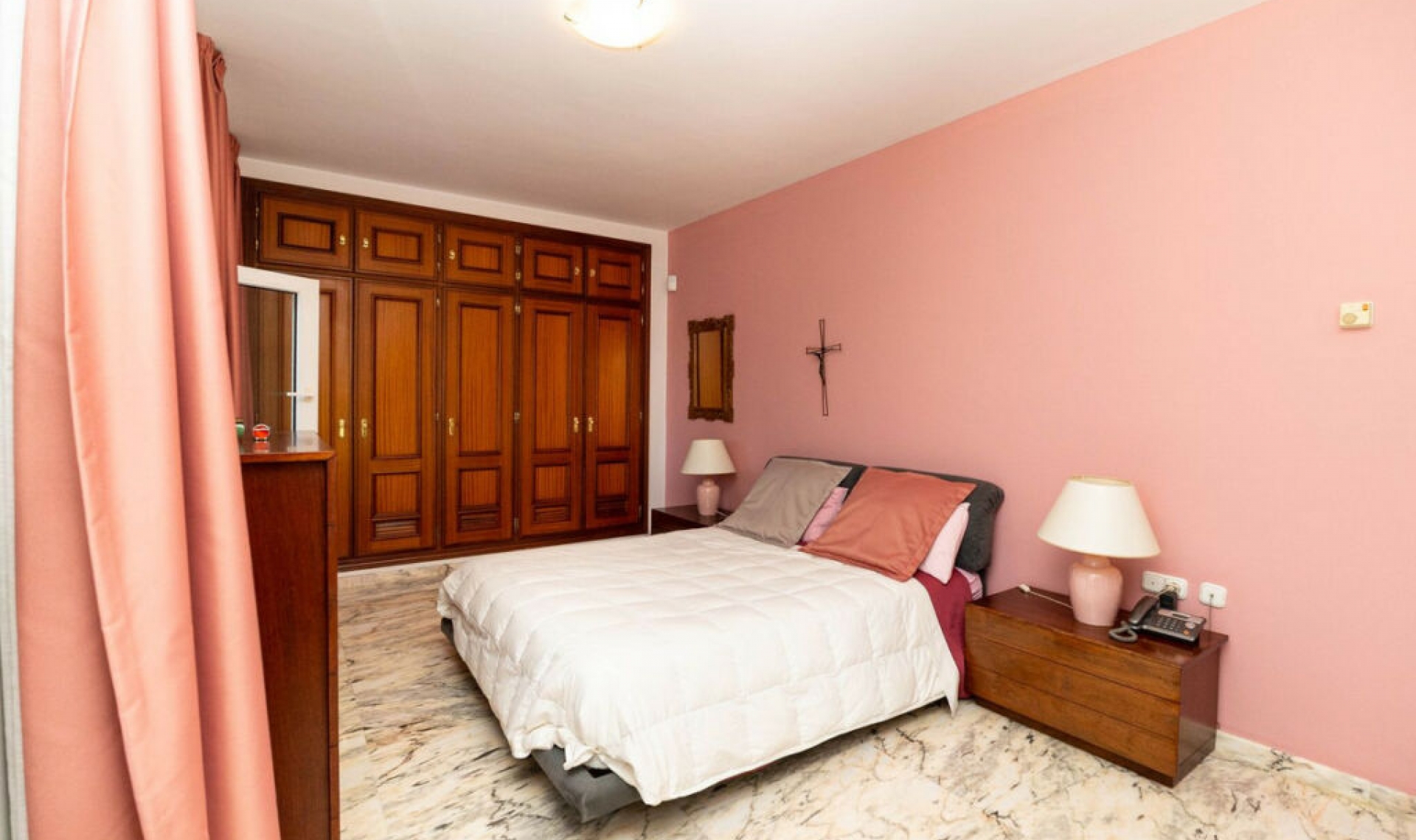 Resale - House -
Mijas