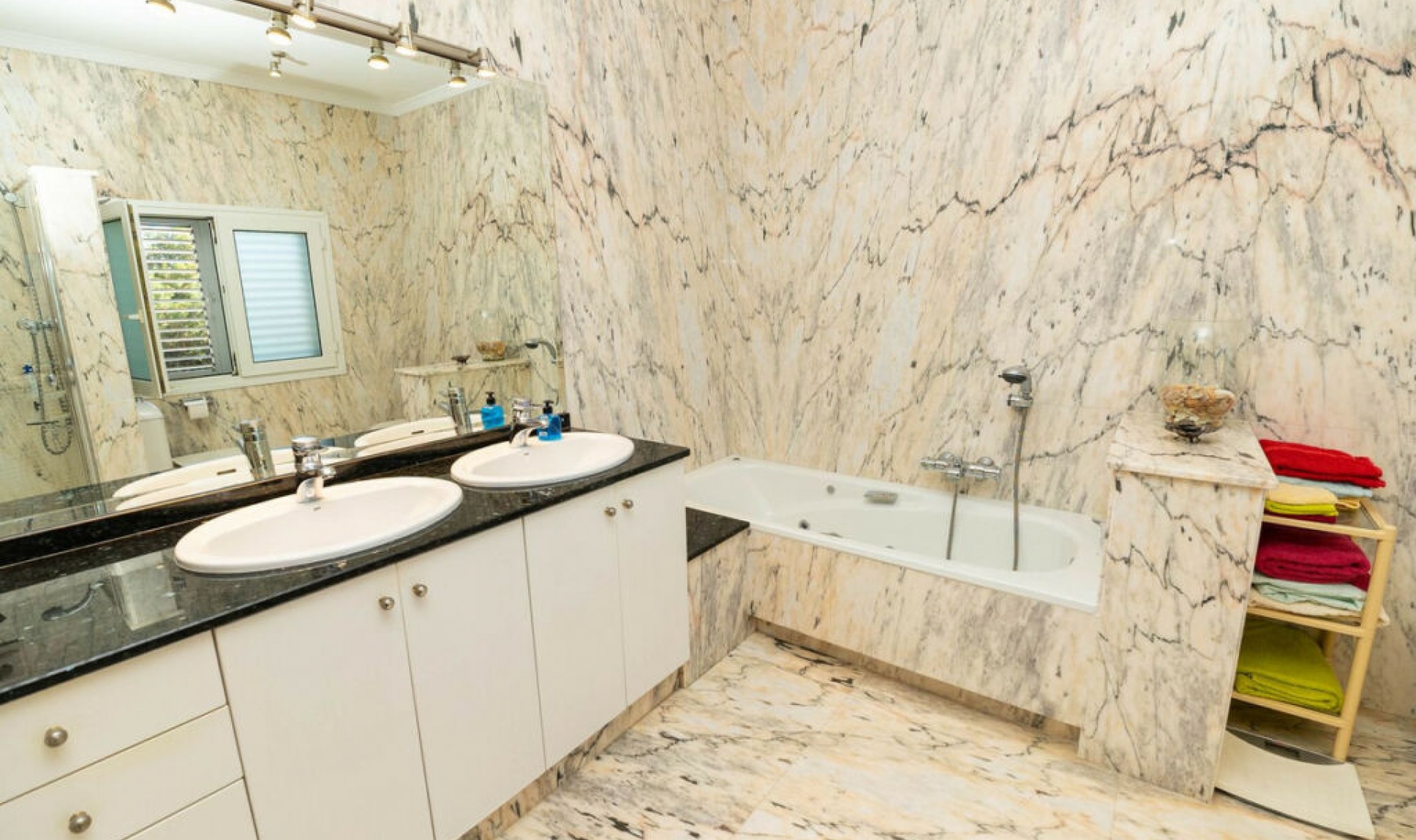 Resale - House -
Mijas