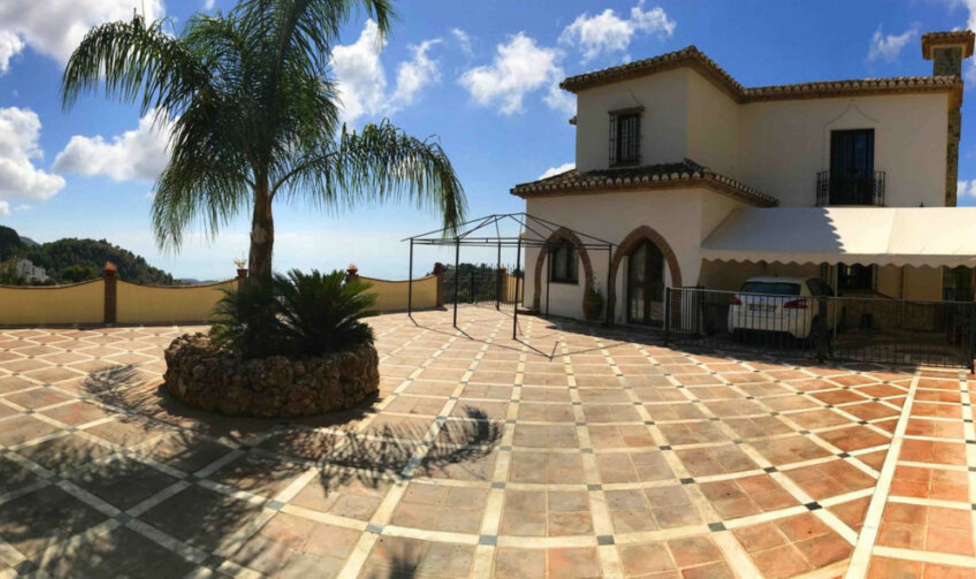Resale - House -
Mijas
