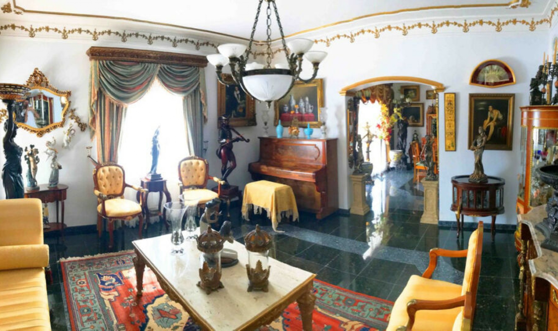 Resale - House -
Mijas