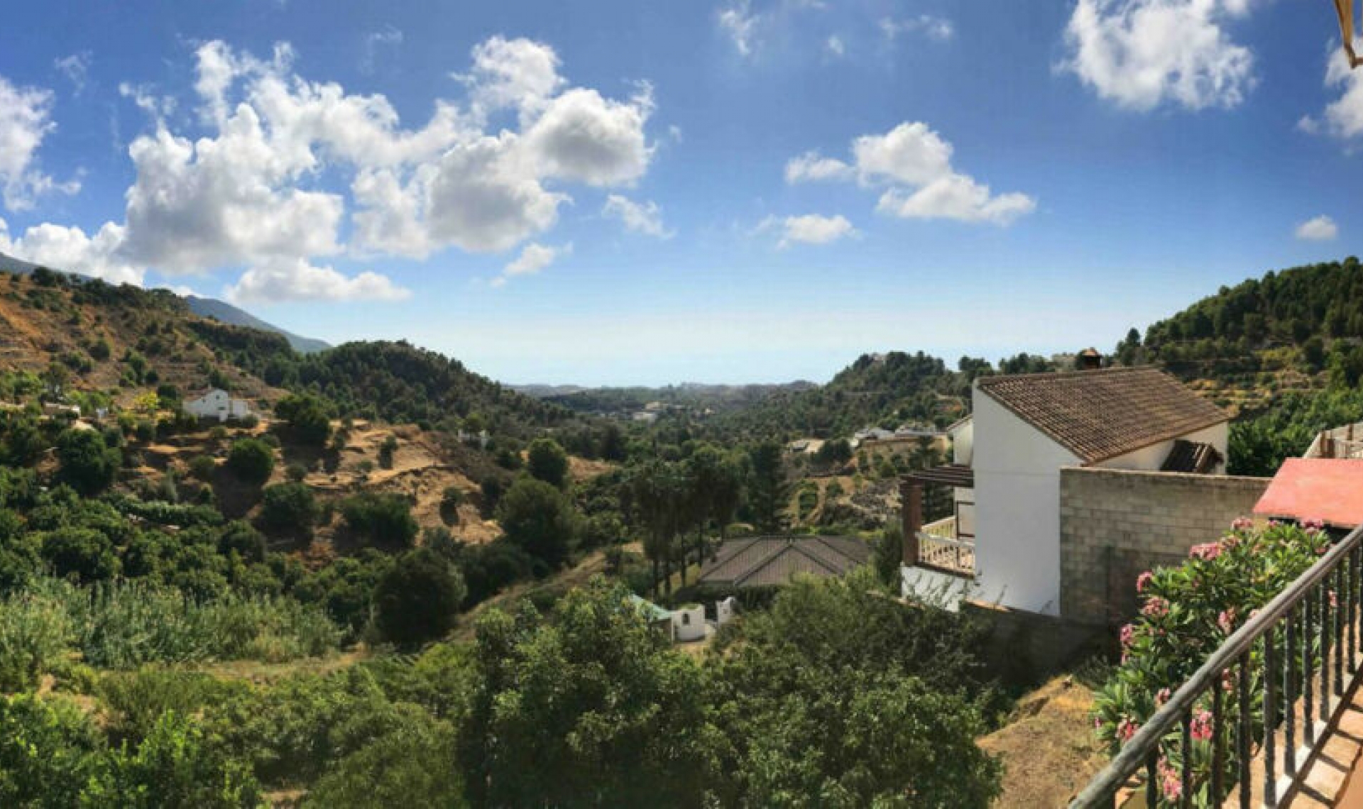 Resale - House -
Mijas