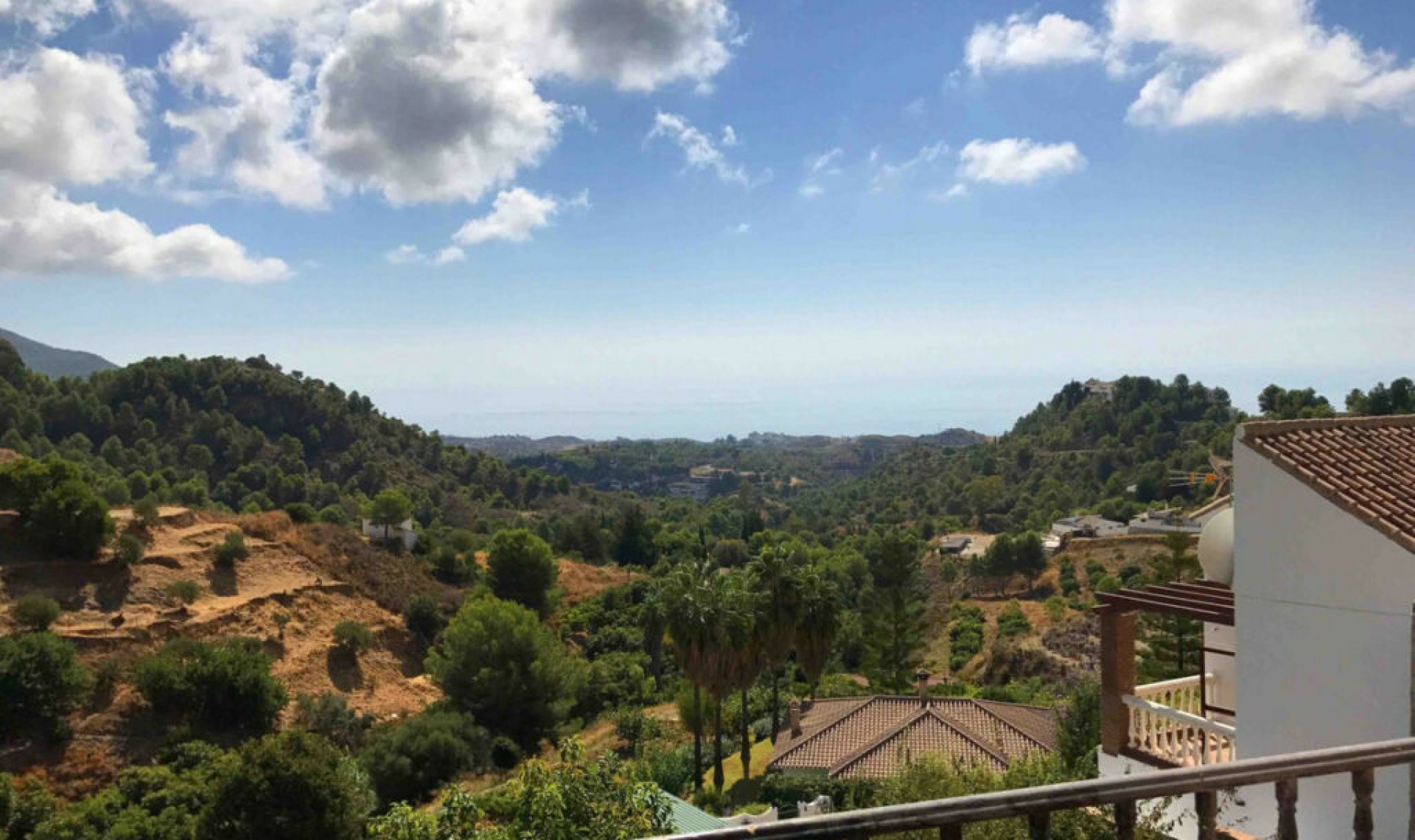 Resale - House -
Mijas