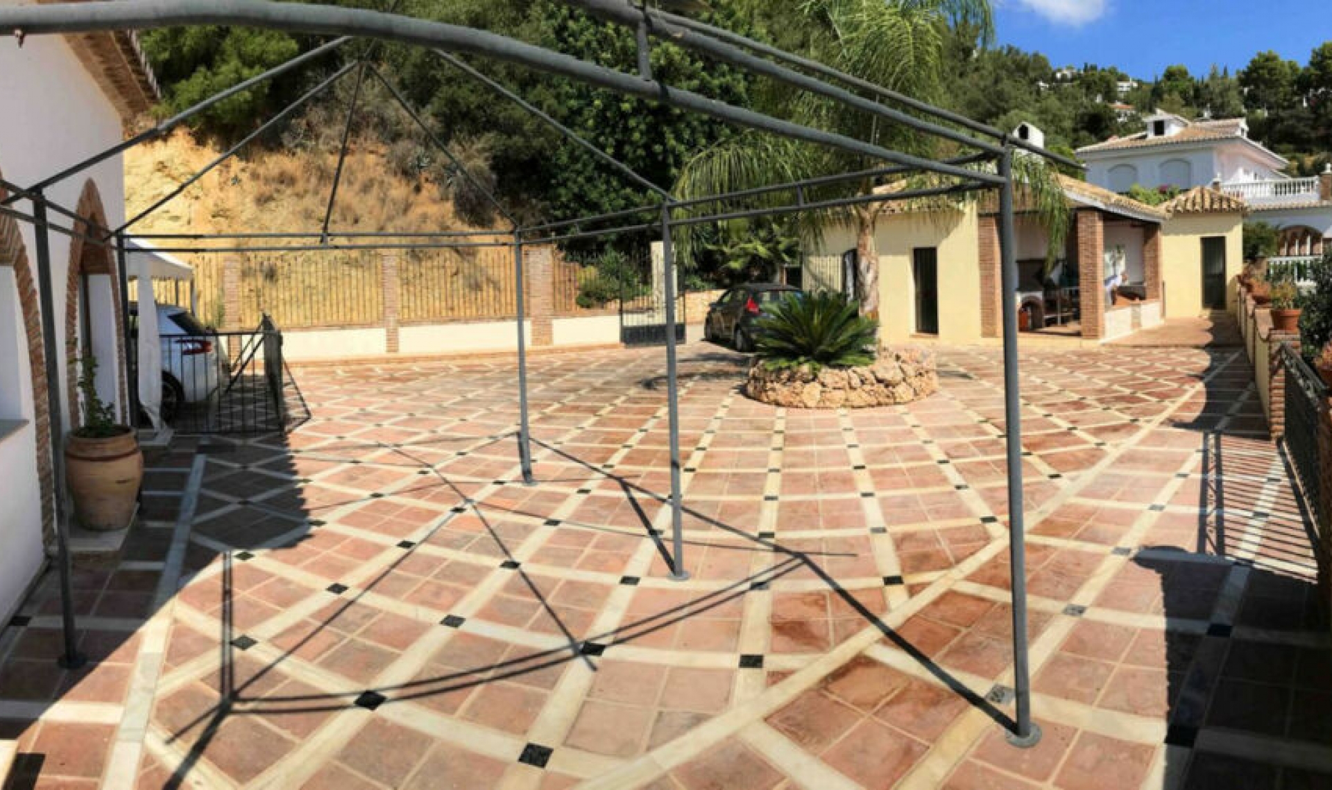 Resale - House -
Mijas