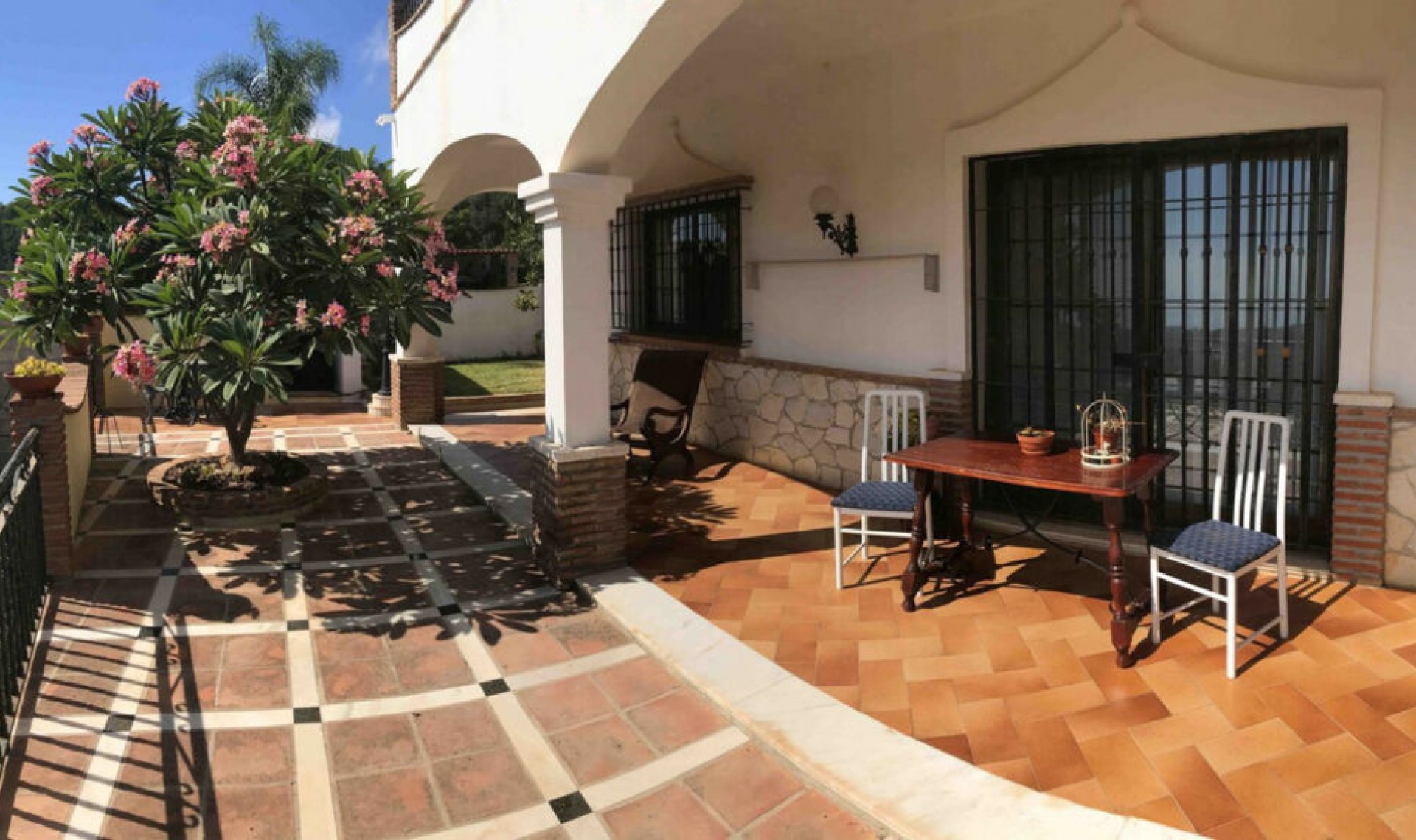 Resale - House -
Mijas