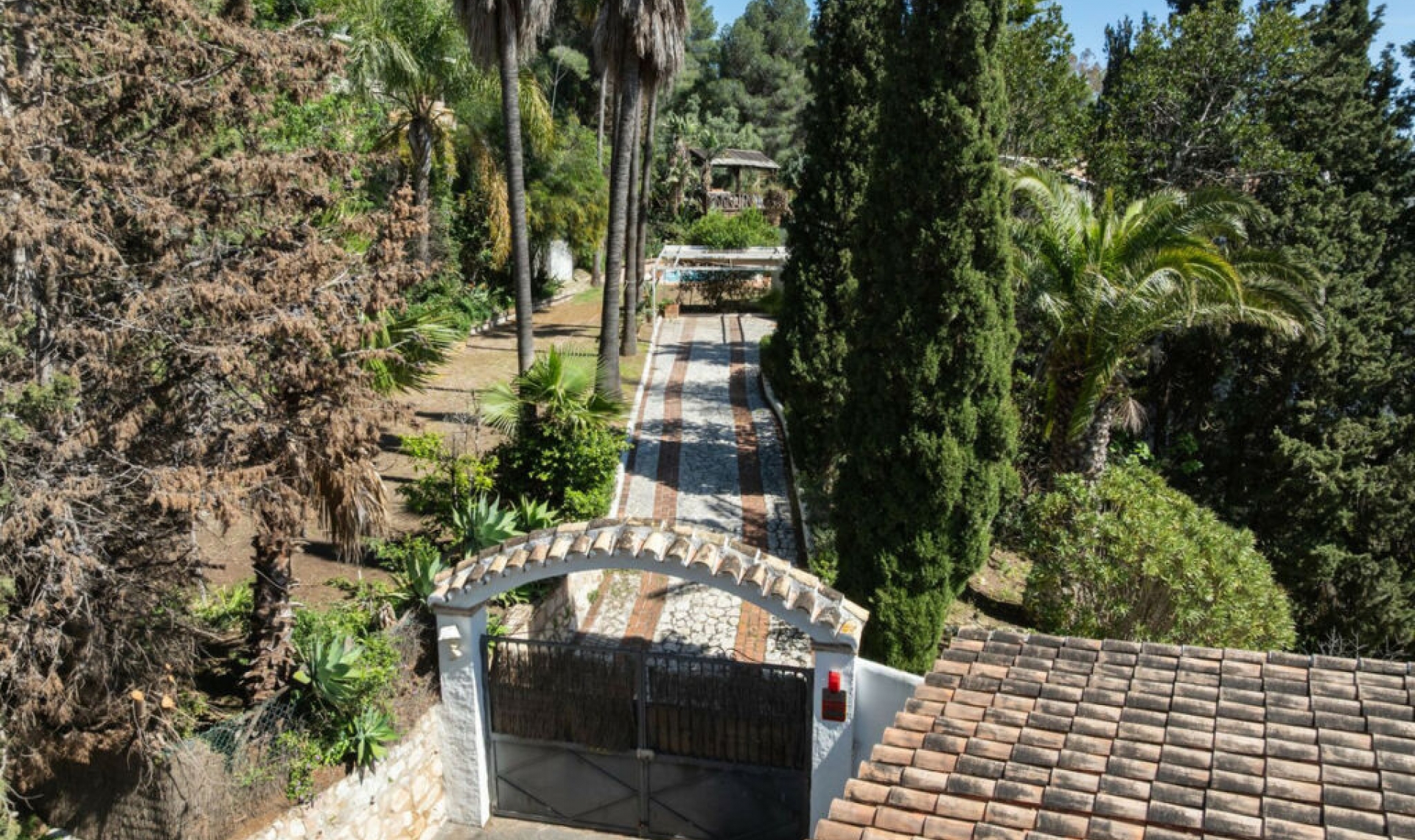 Resale - House -
Mijas
