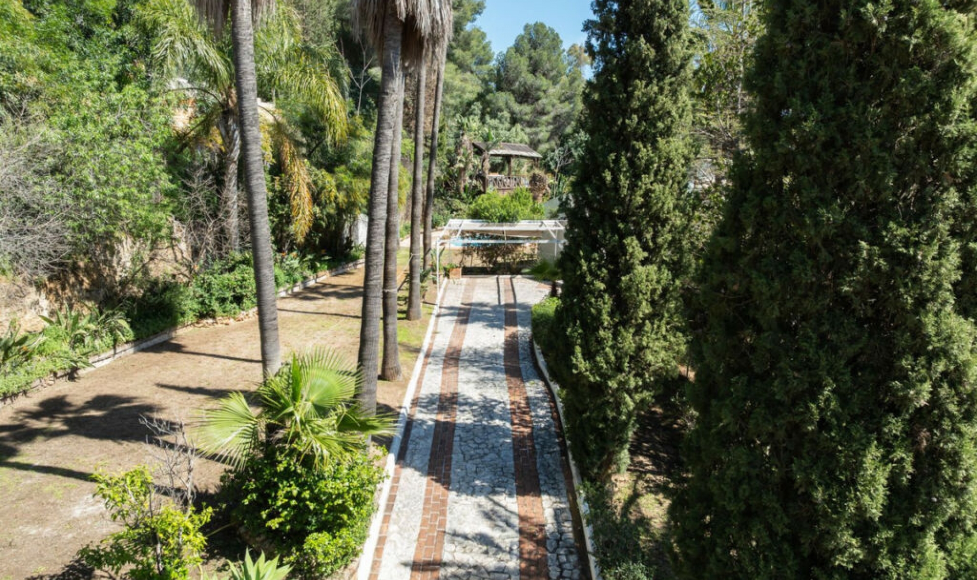 Resale - House -
Mijas