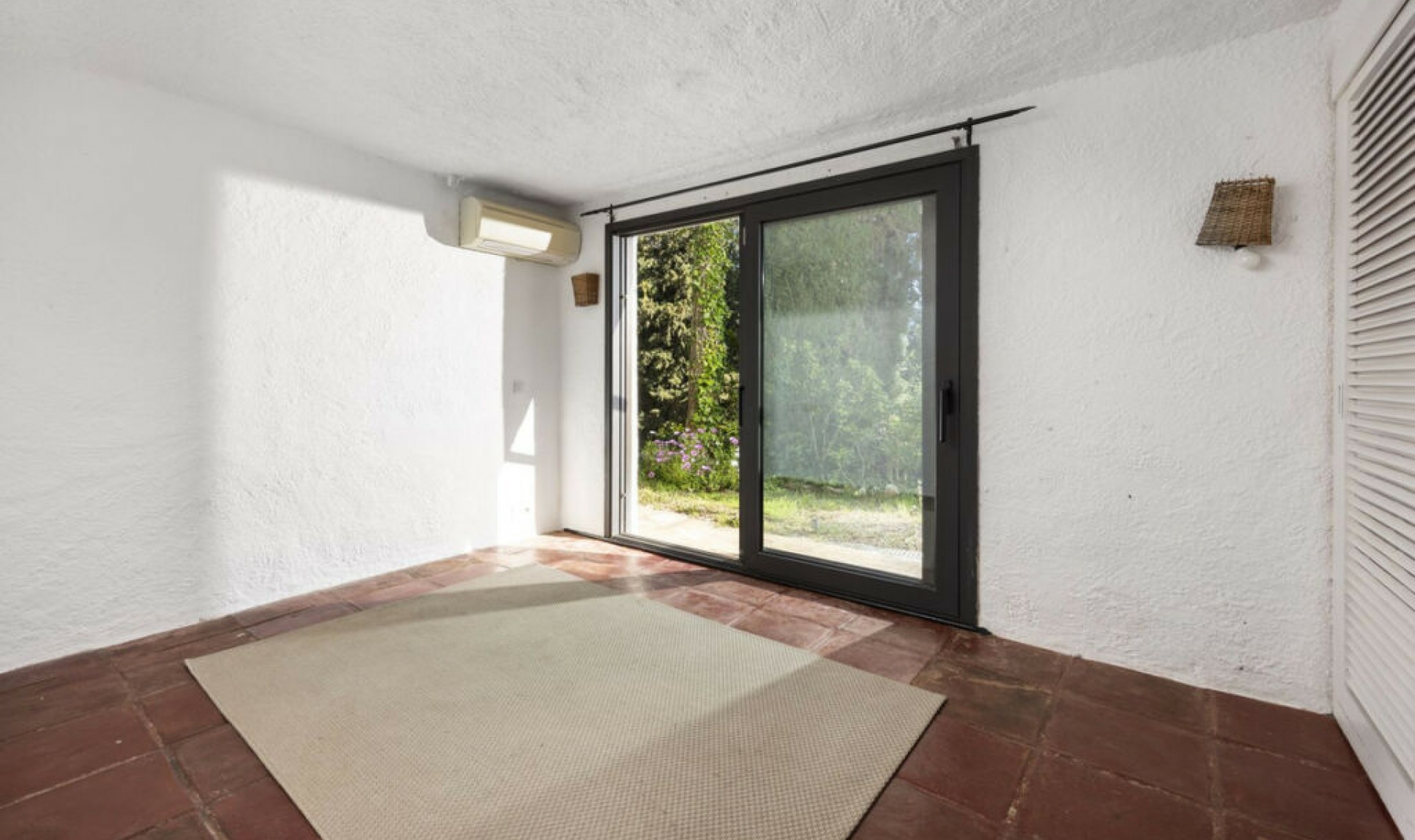 Resale - House -
Mijas