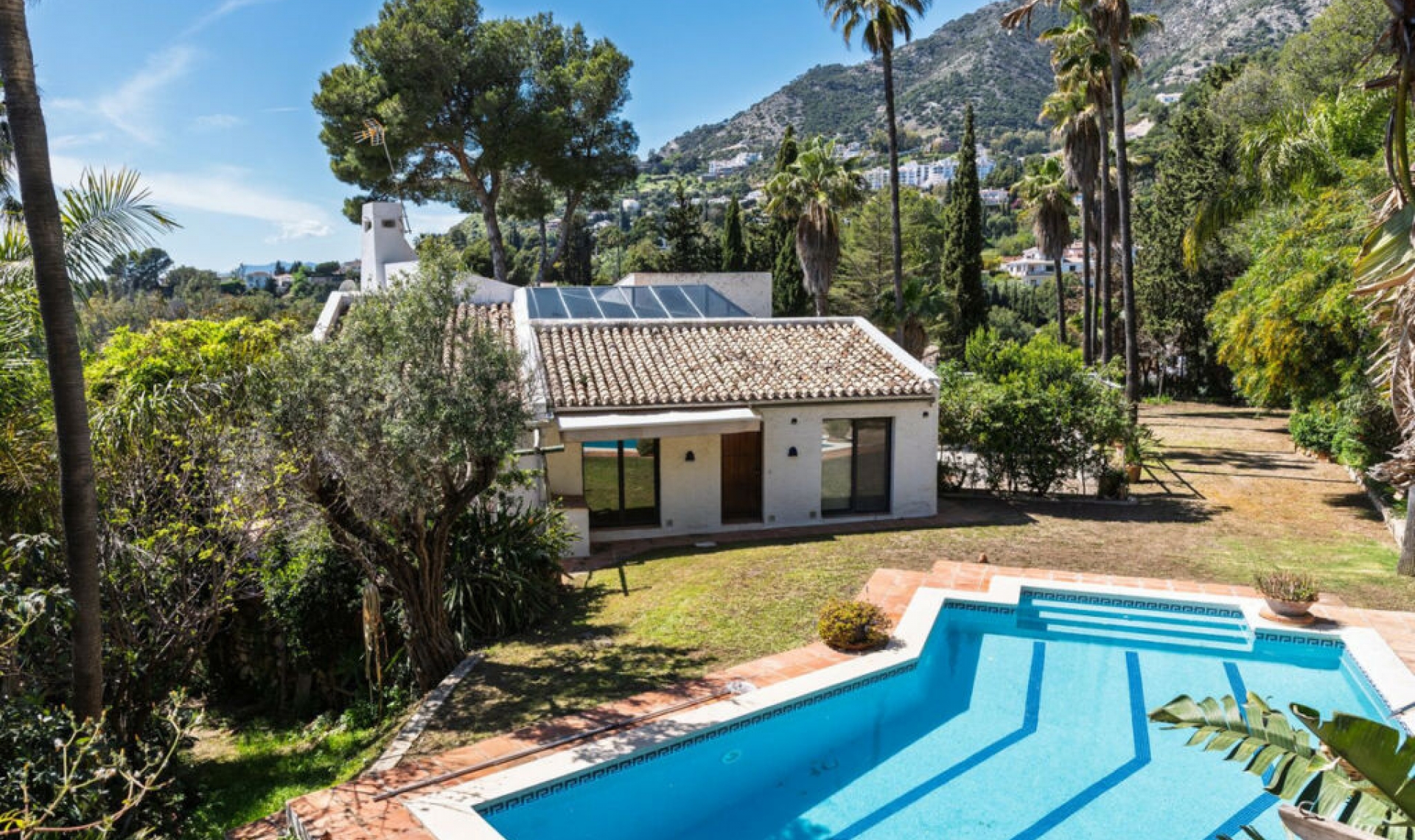 Resale - House -
Mijas