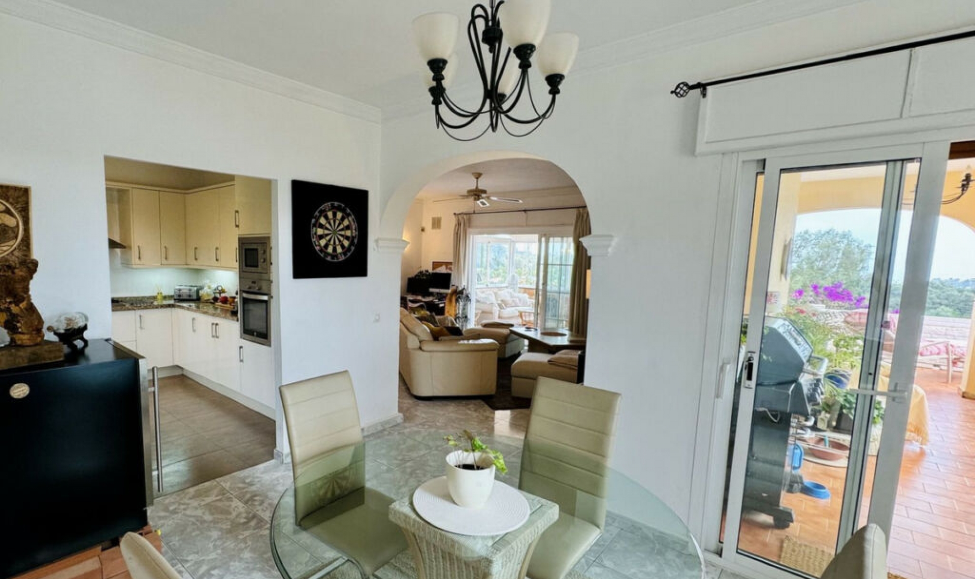 Resale - House -
Mijas