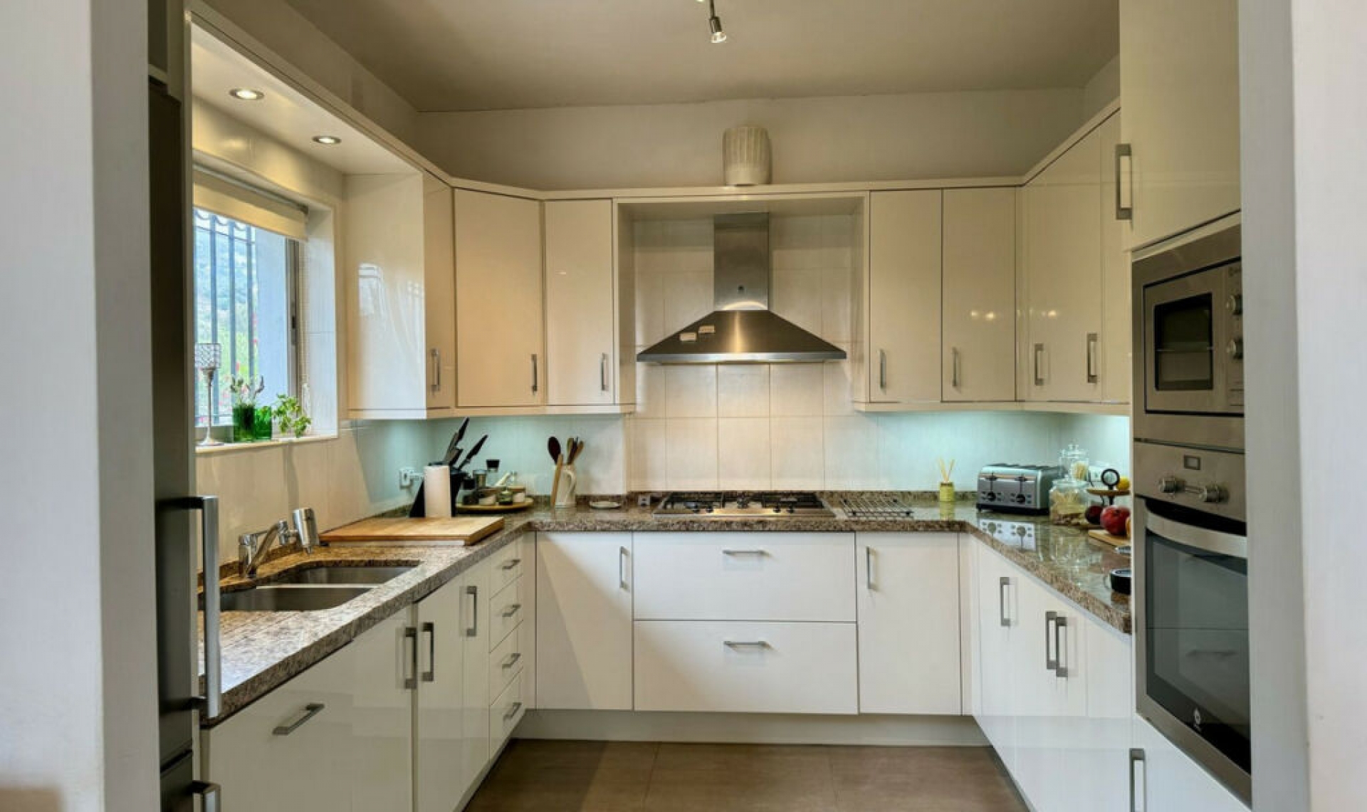 Resale - House -
Mijas