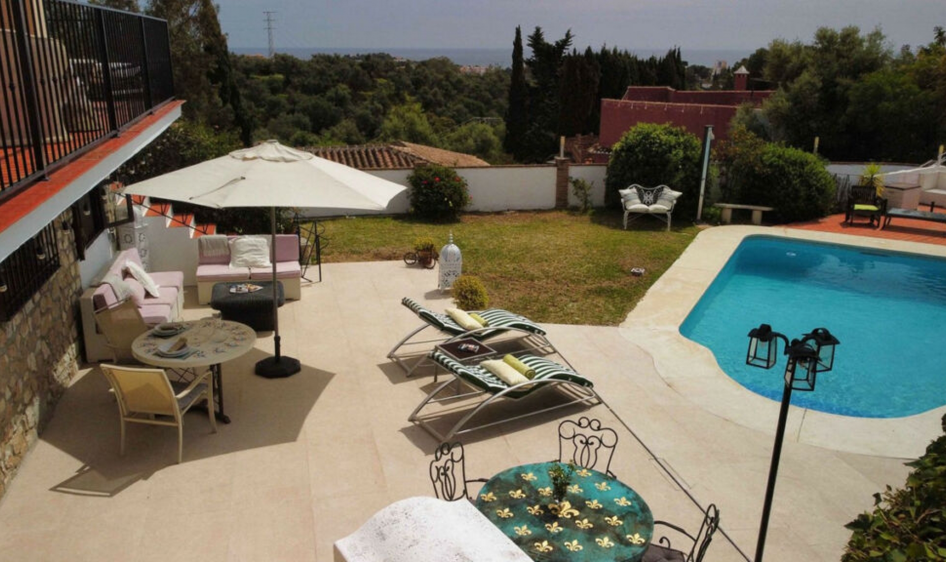 Resale - House -
Mijas