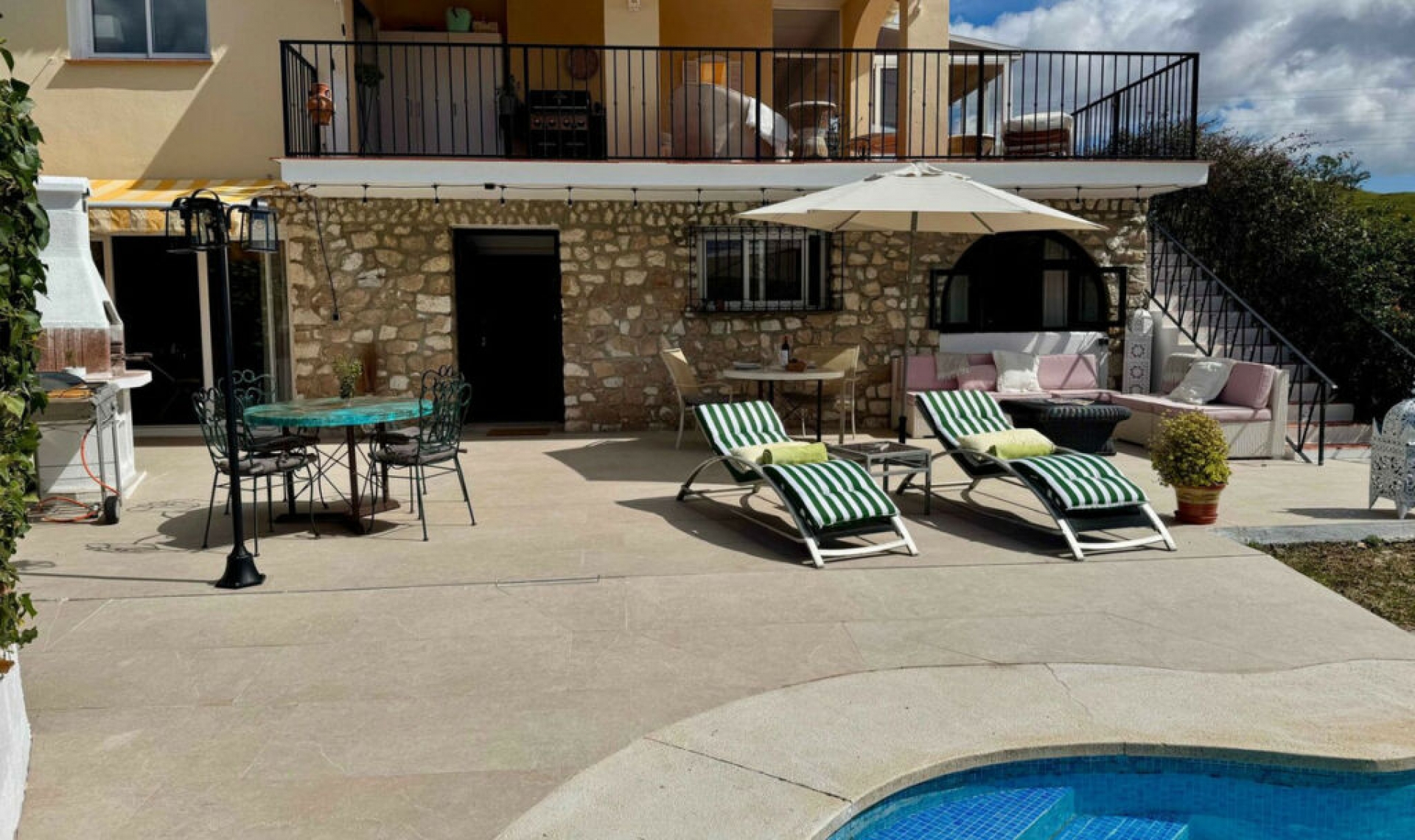 Resale - House -
Mijas