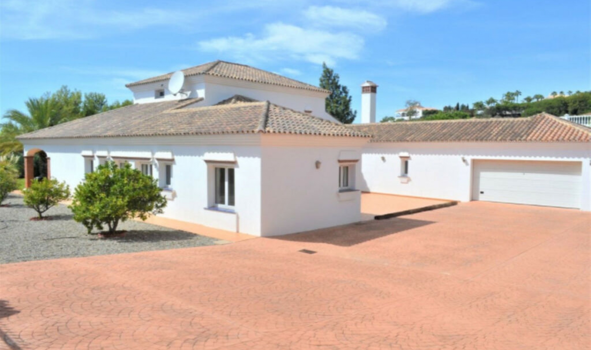Resale - House -
Mijas