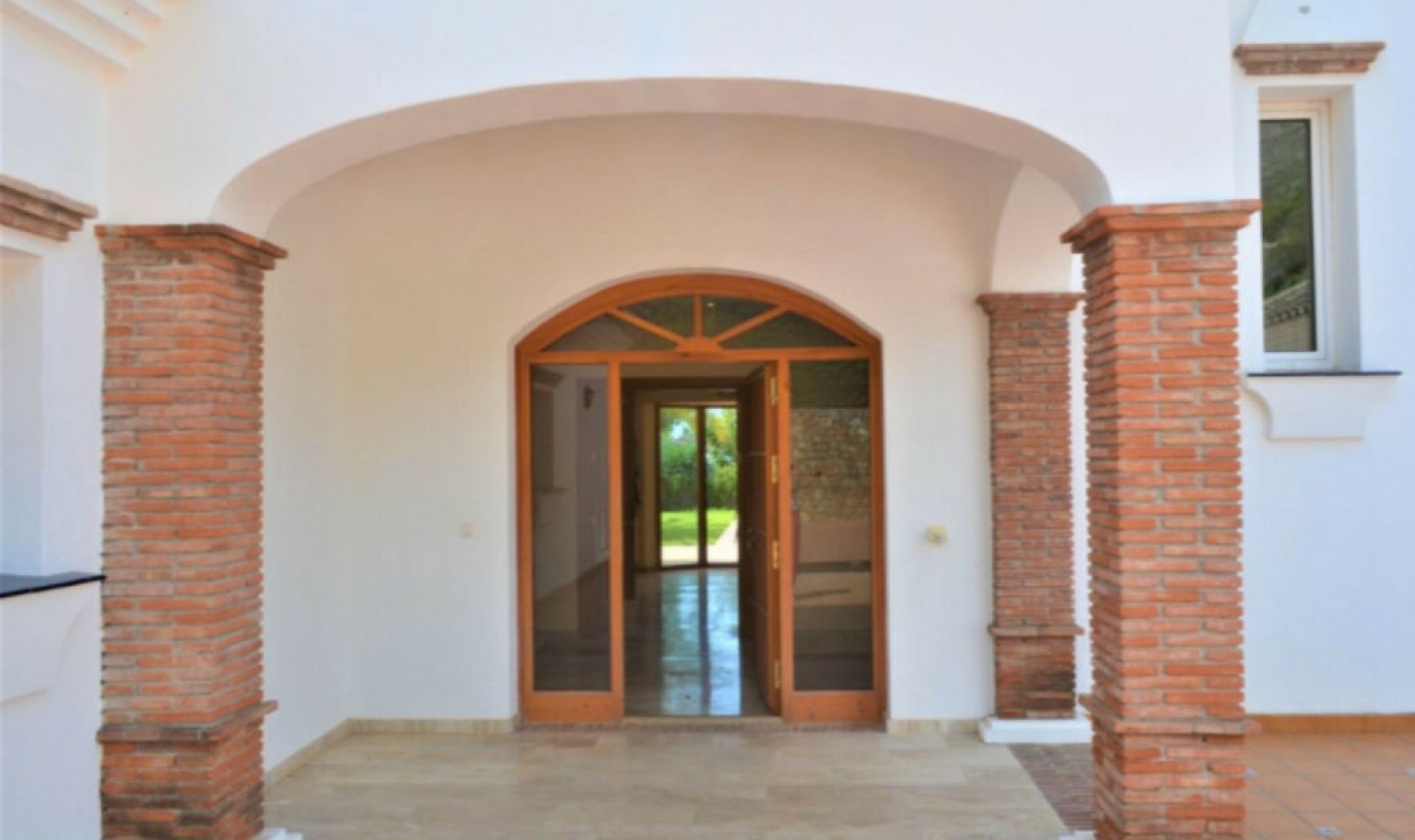 Resale - House -
Mijas