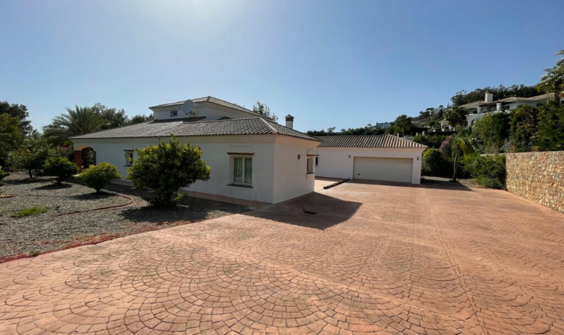 Resale - House -
Mijas