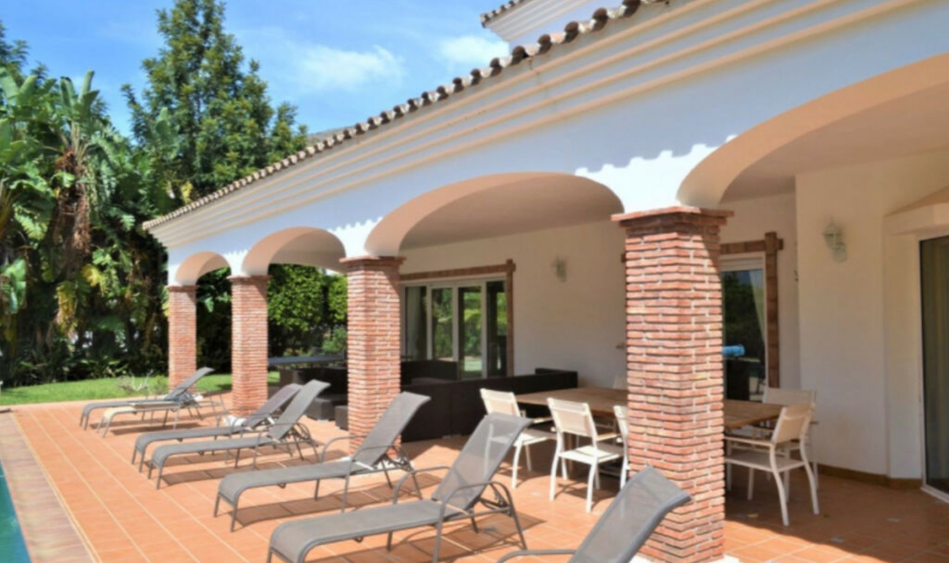 Resale - House -
Mijas
