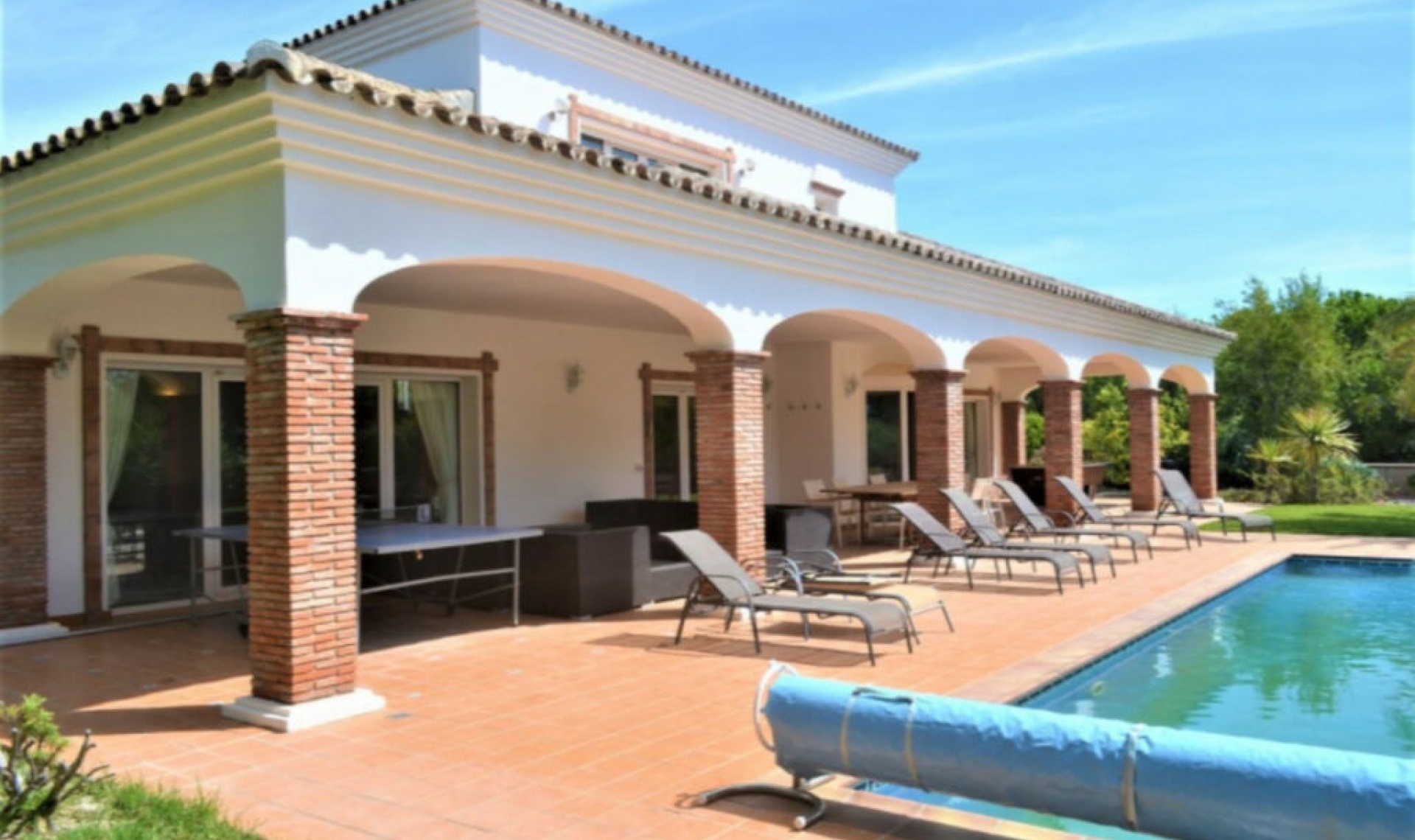 Resale - House -
Mijas