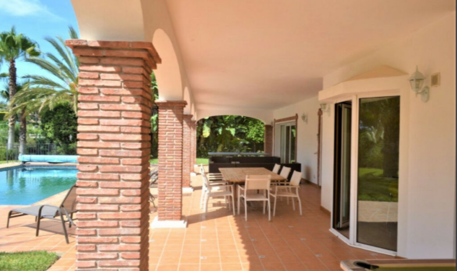 Resale - House -
Mijas