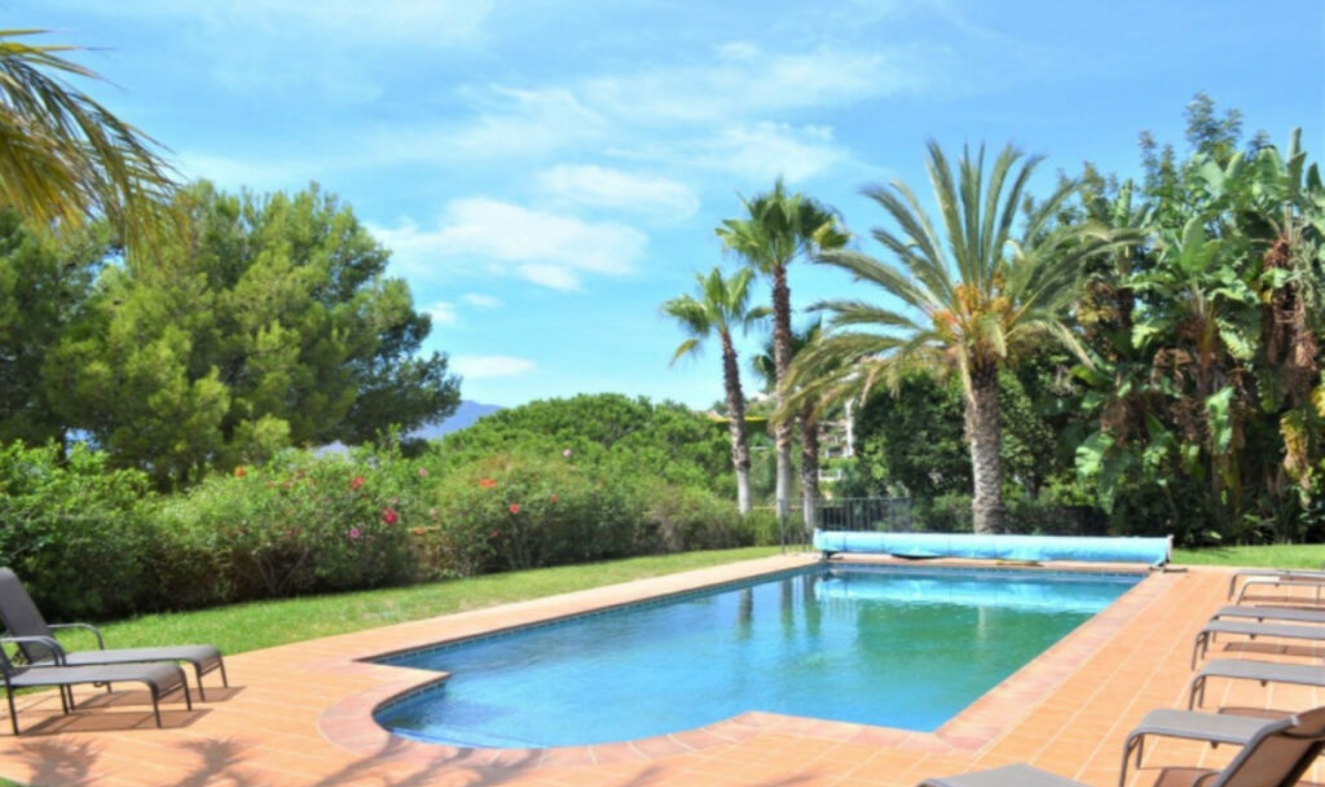 Resale - House -
Mijas