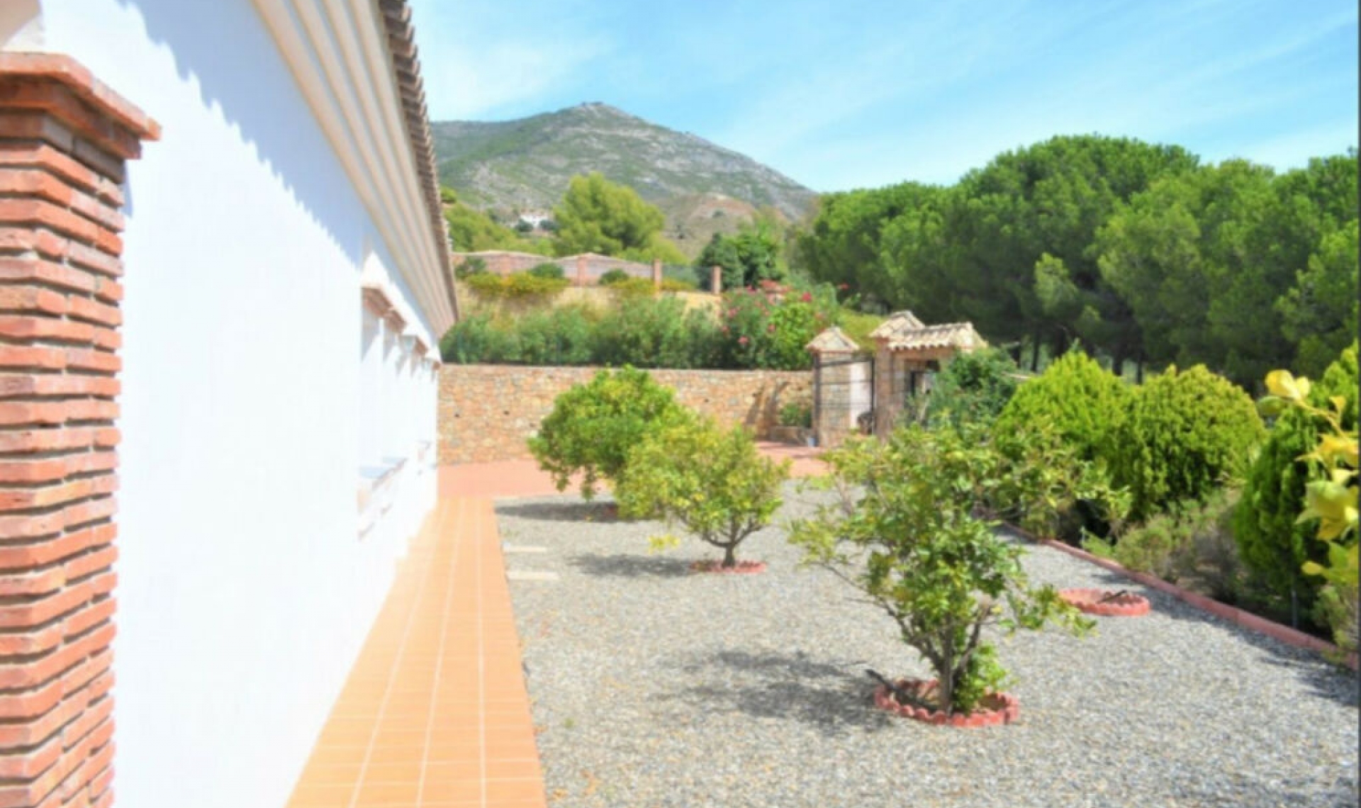 Resale - House -
Mijas