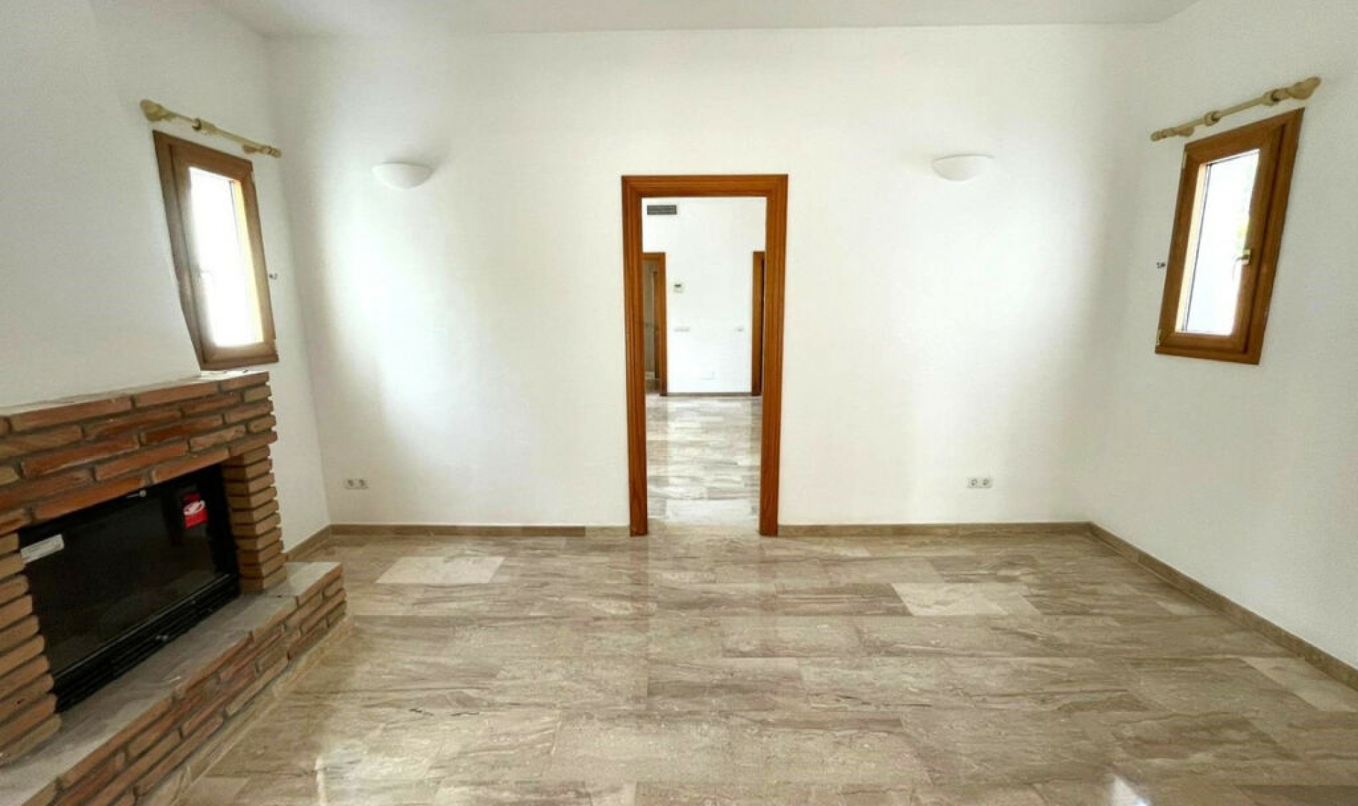Resale - House -
Mijas