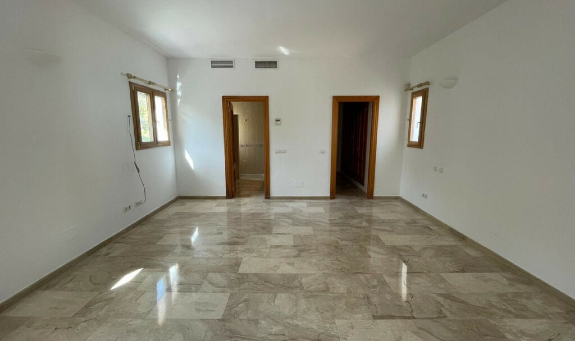 Resale - House -
Mijas