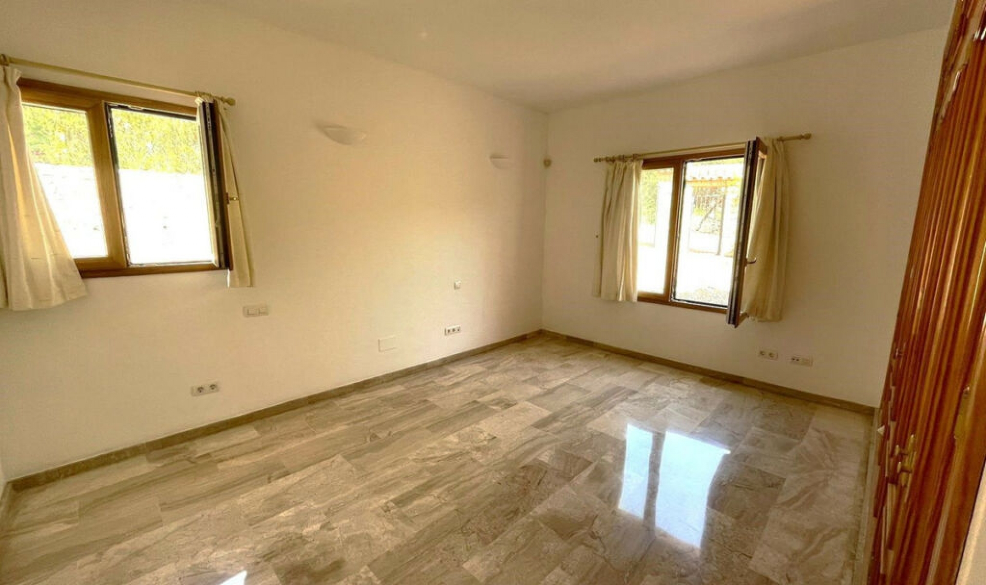 Resale - House -
Mijas