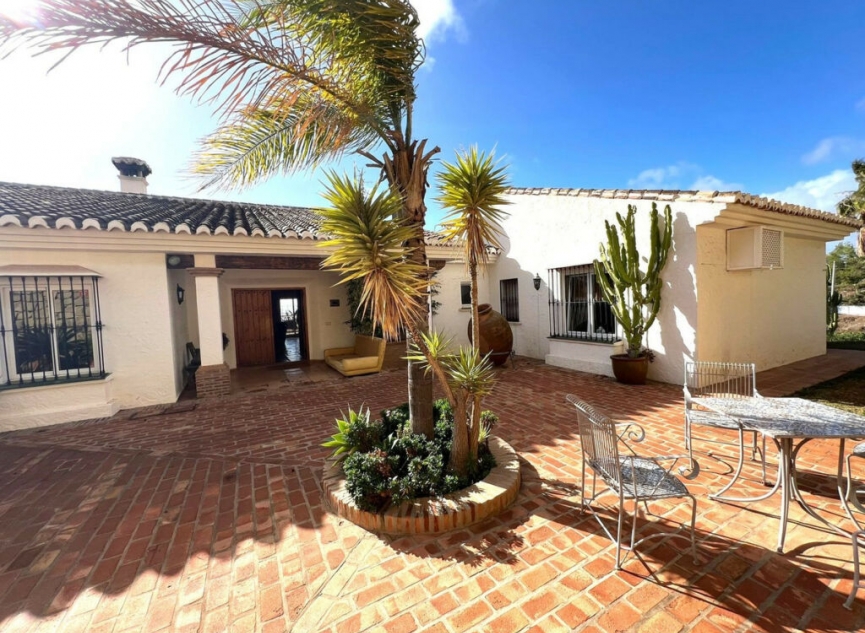 Resale - House -
Mijas