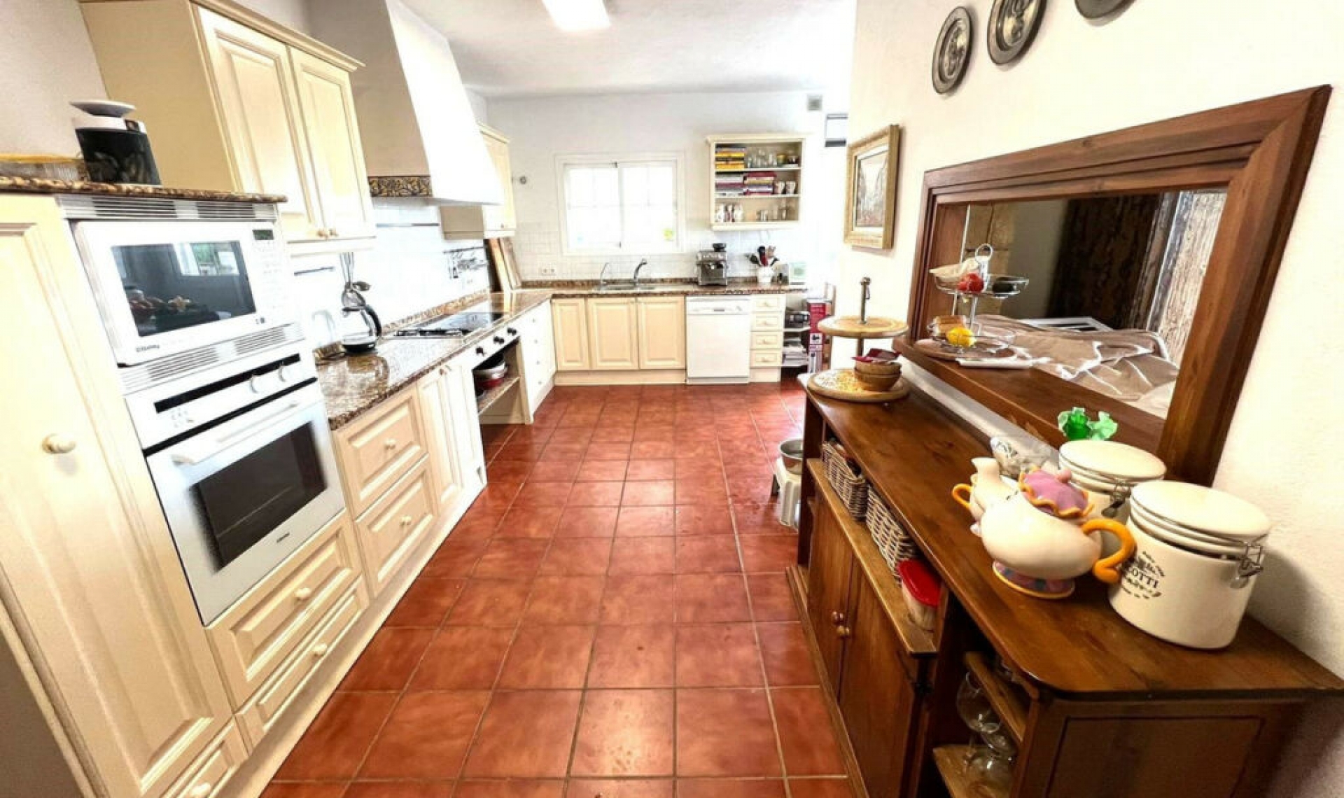 Resale - House -
Mijas