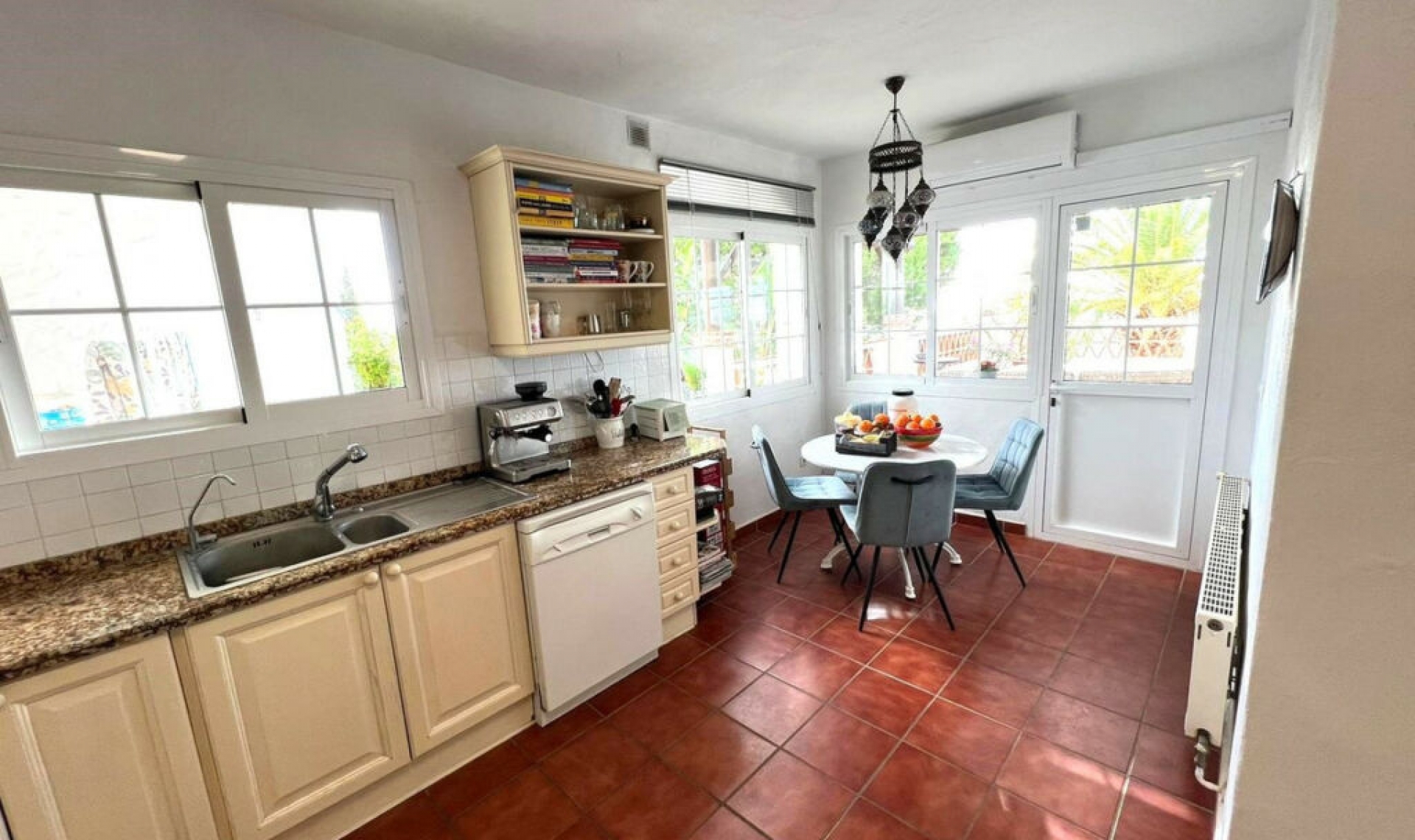 Resale - House -
Mijas