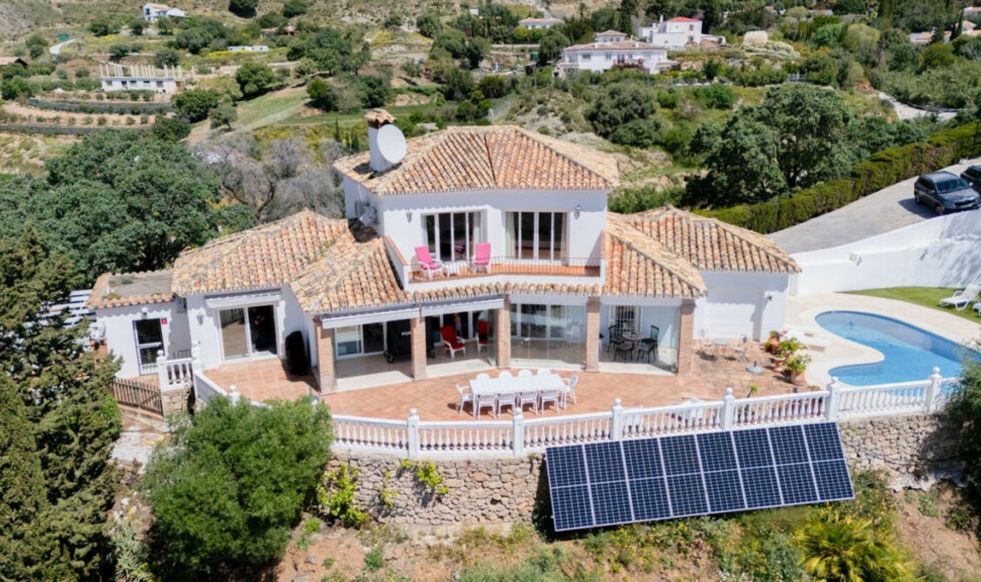 Resale - House -
Mijas