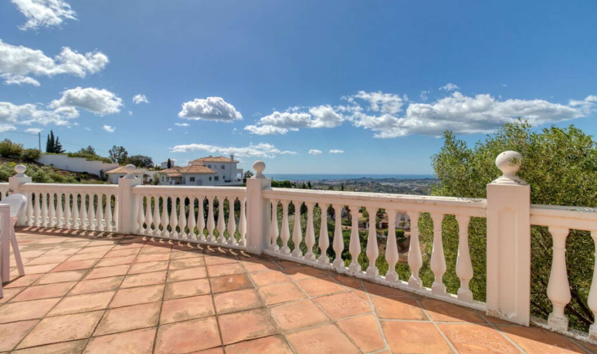 Resale - House -
Mijas