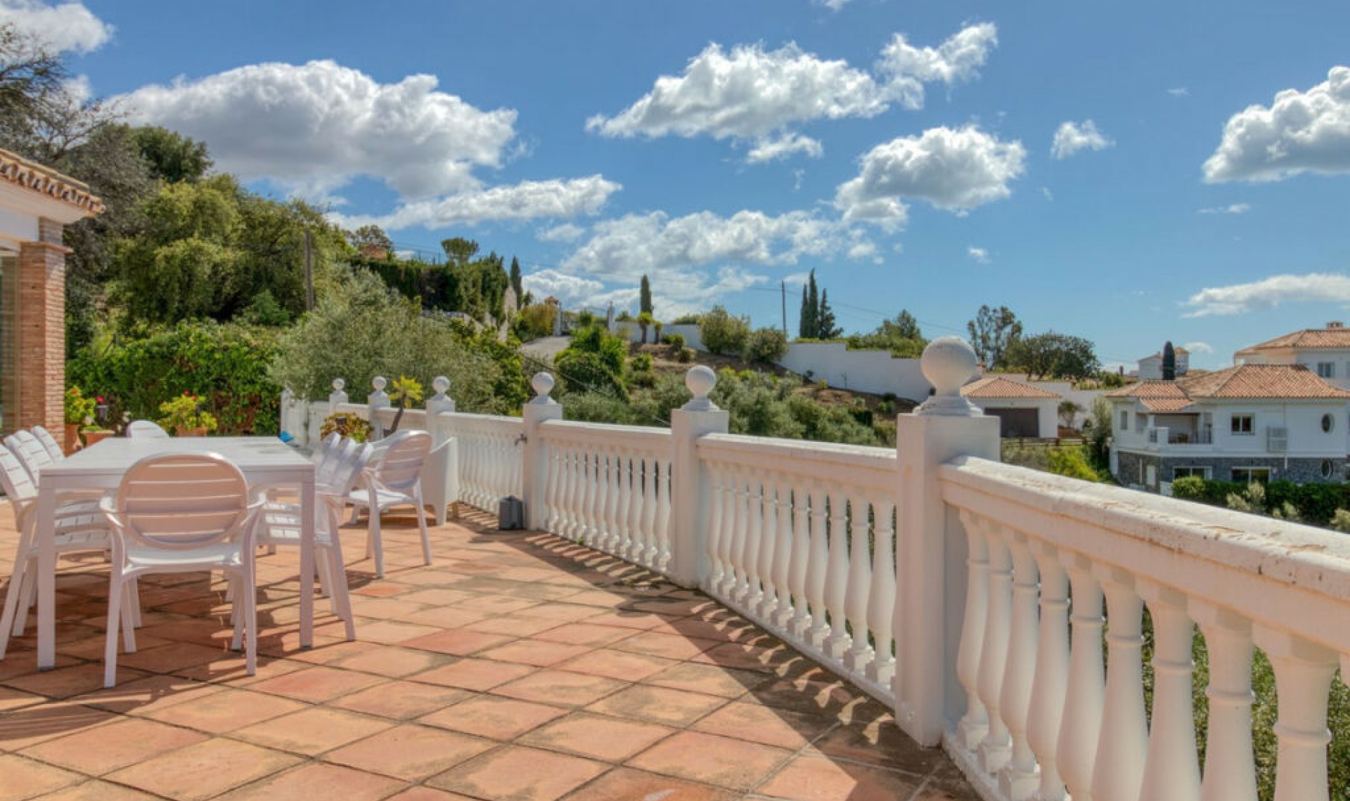 Resale - House -
Mijas