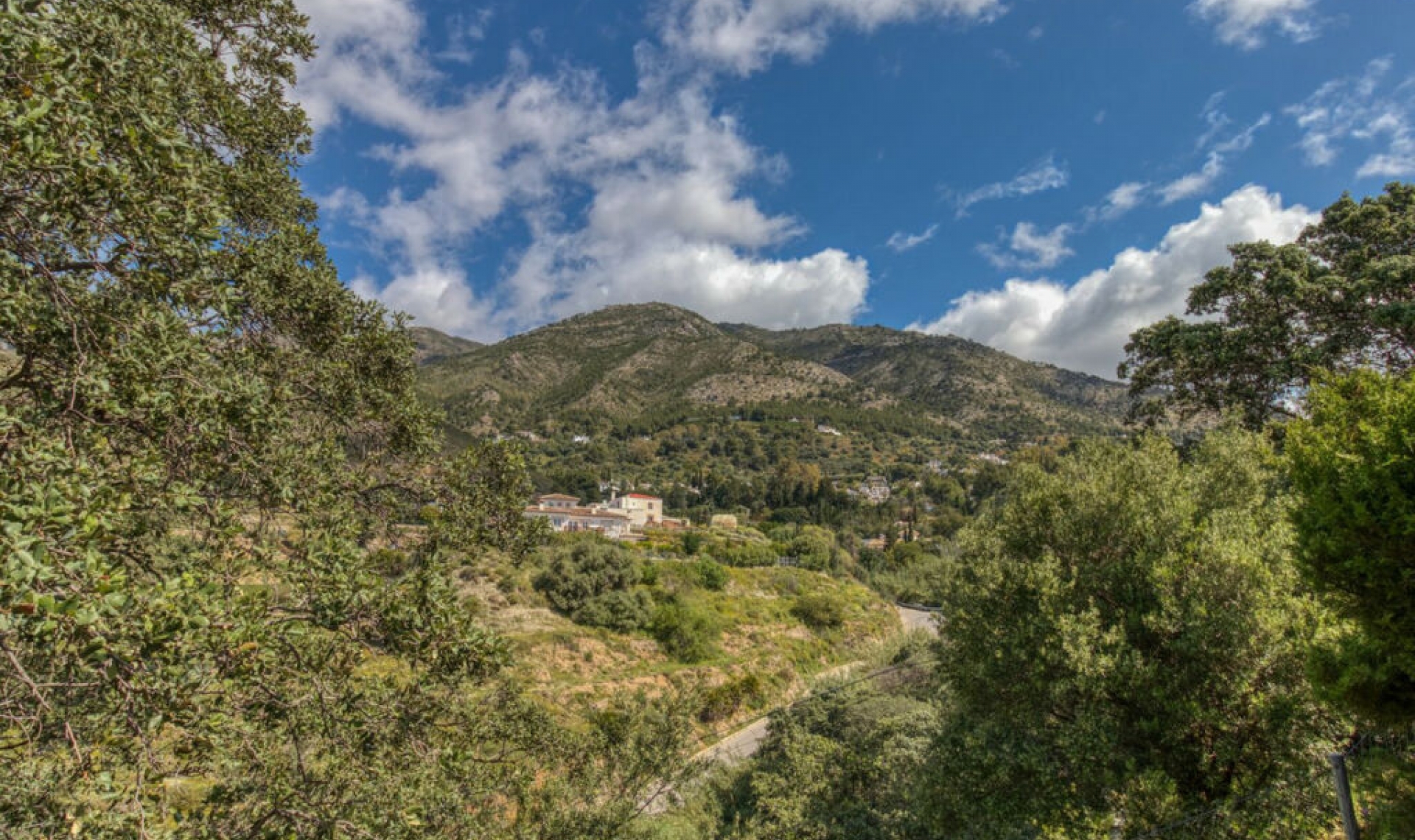 Resale - House -
Mijas