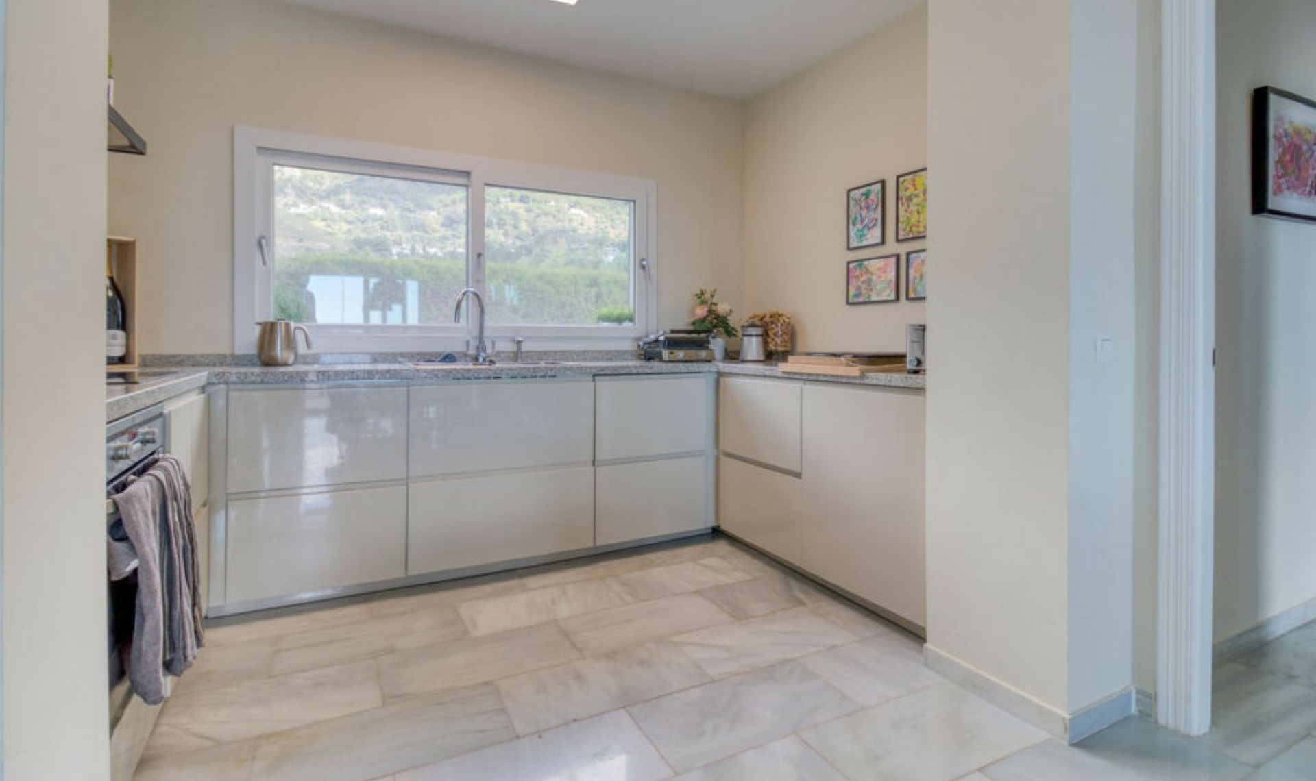 Resale - House -
Mijas