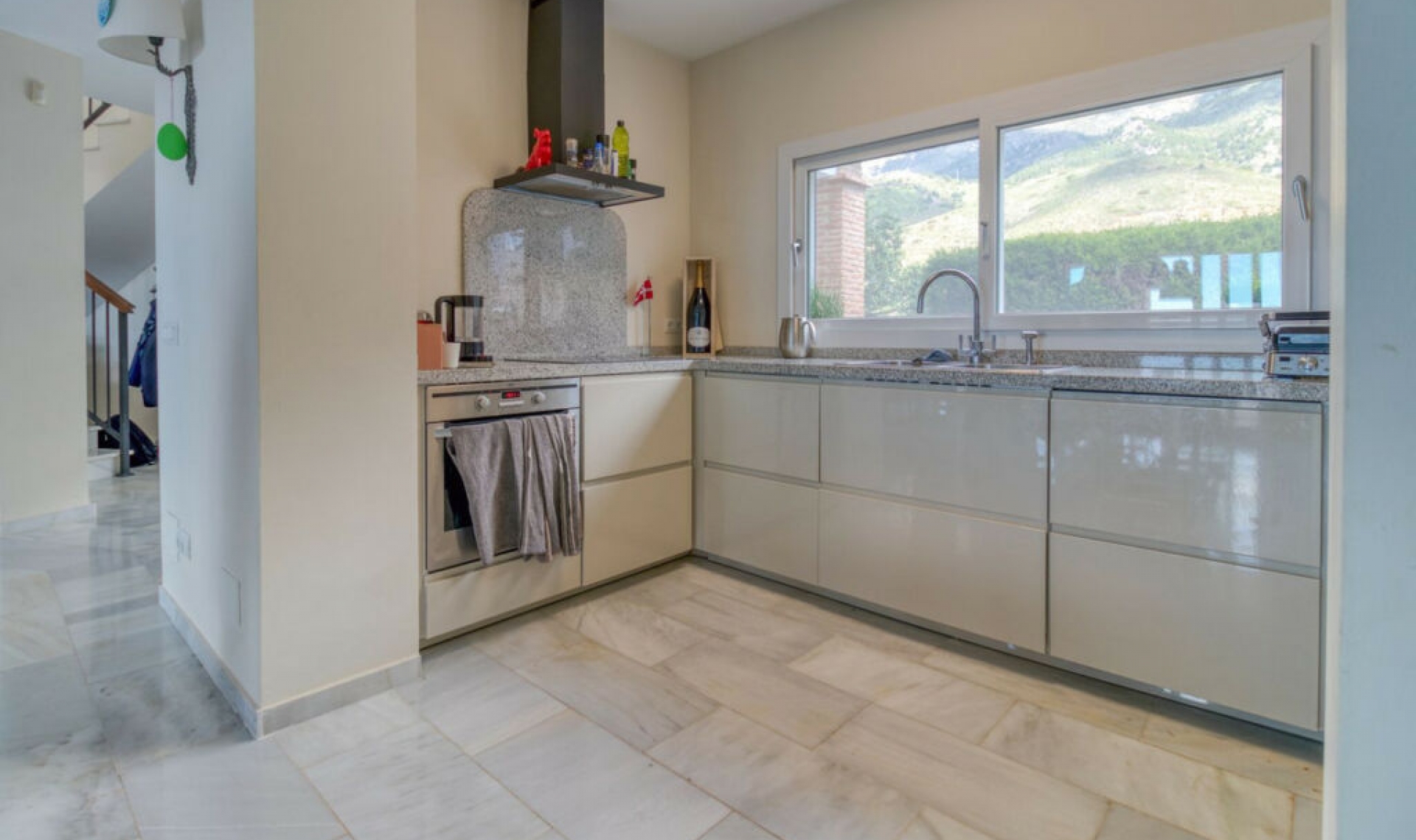 Resale - House -
Mijas