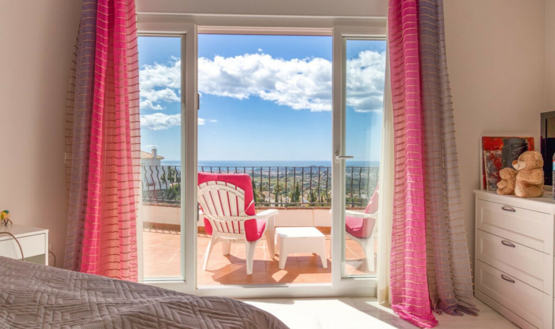 Resale - House -
Mijas