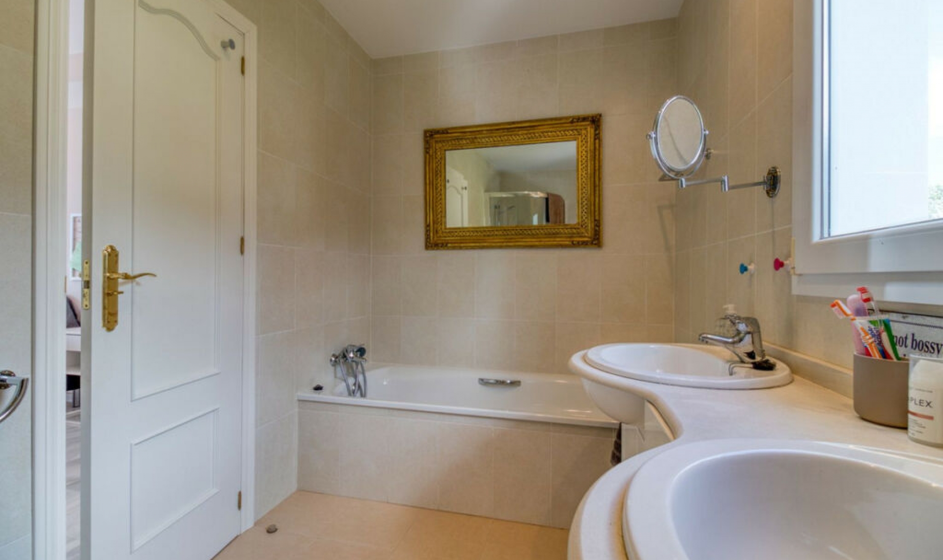 Resale - House -
Mijas