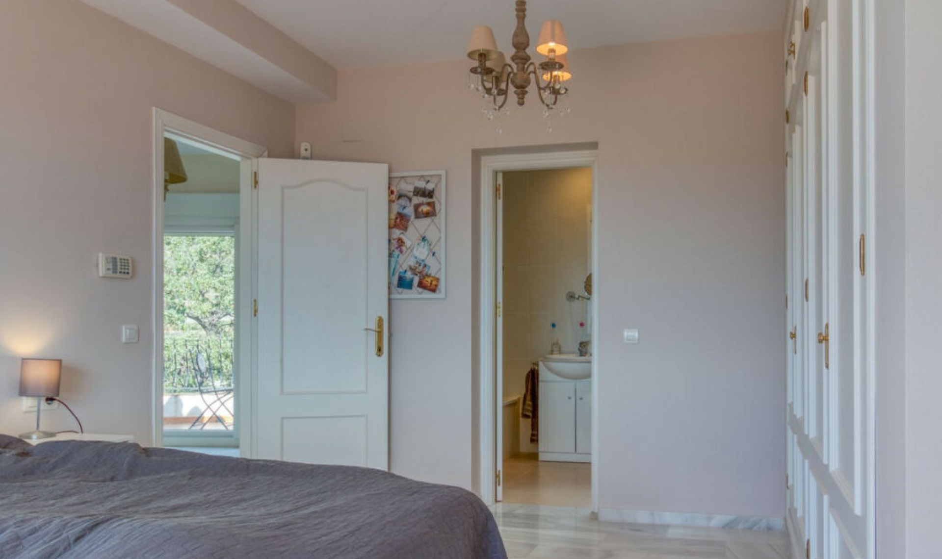 Resale - House -
Mijas