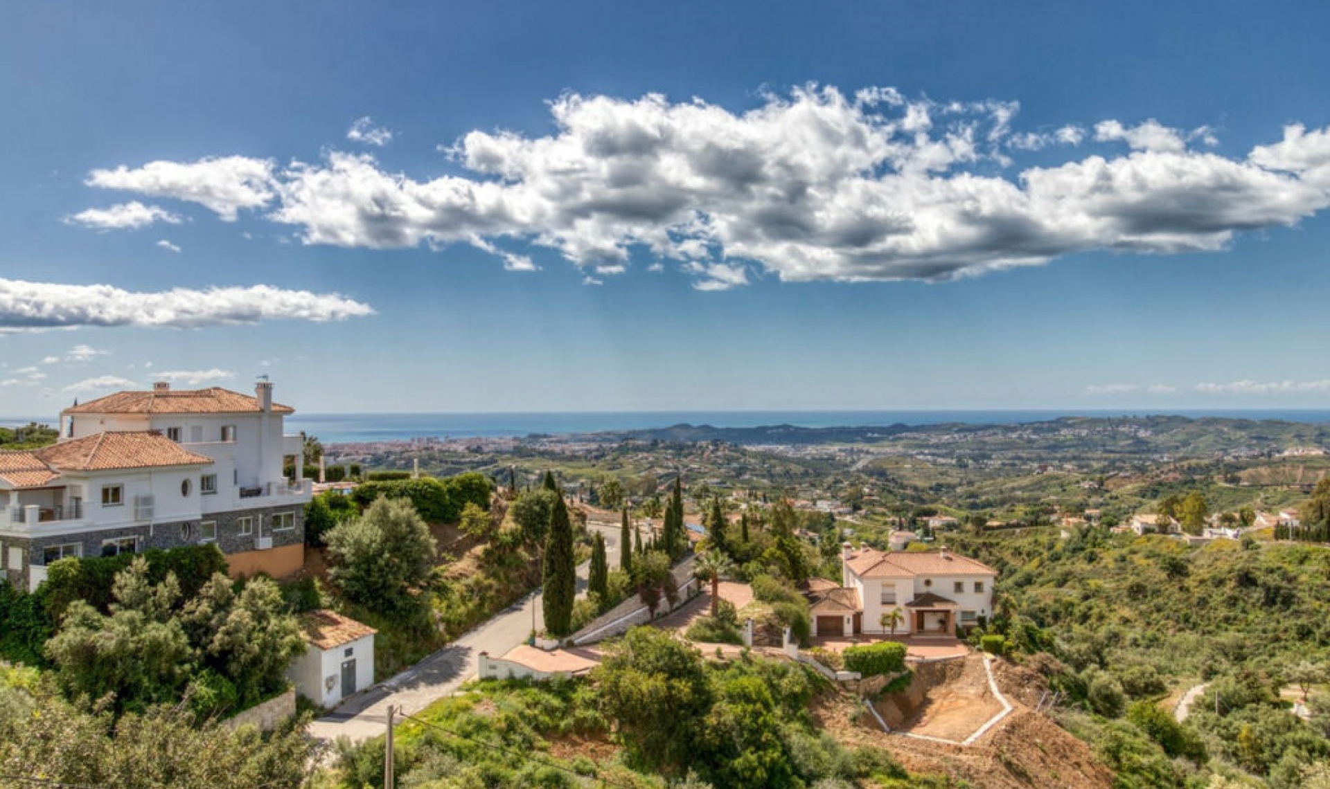 Resale - House -
Mijas