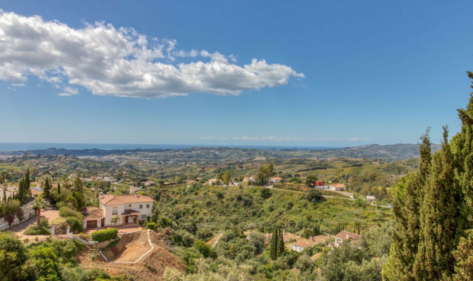 Resale - House -
Mijas