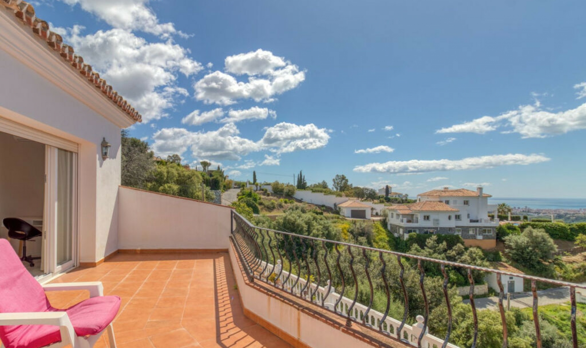 Resale - House -
Mijas