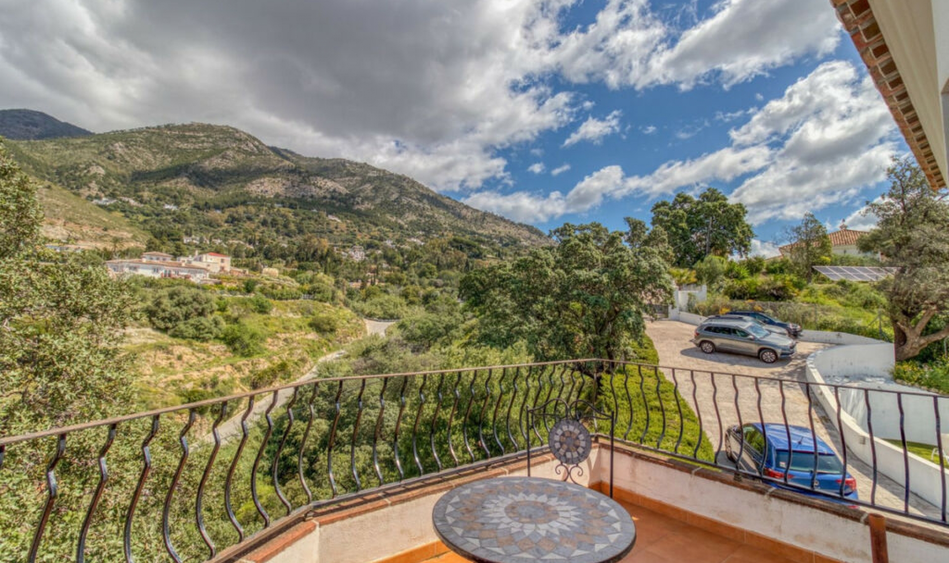 Resale - House -
Mijas