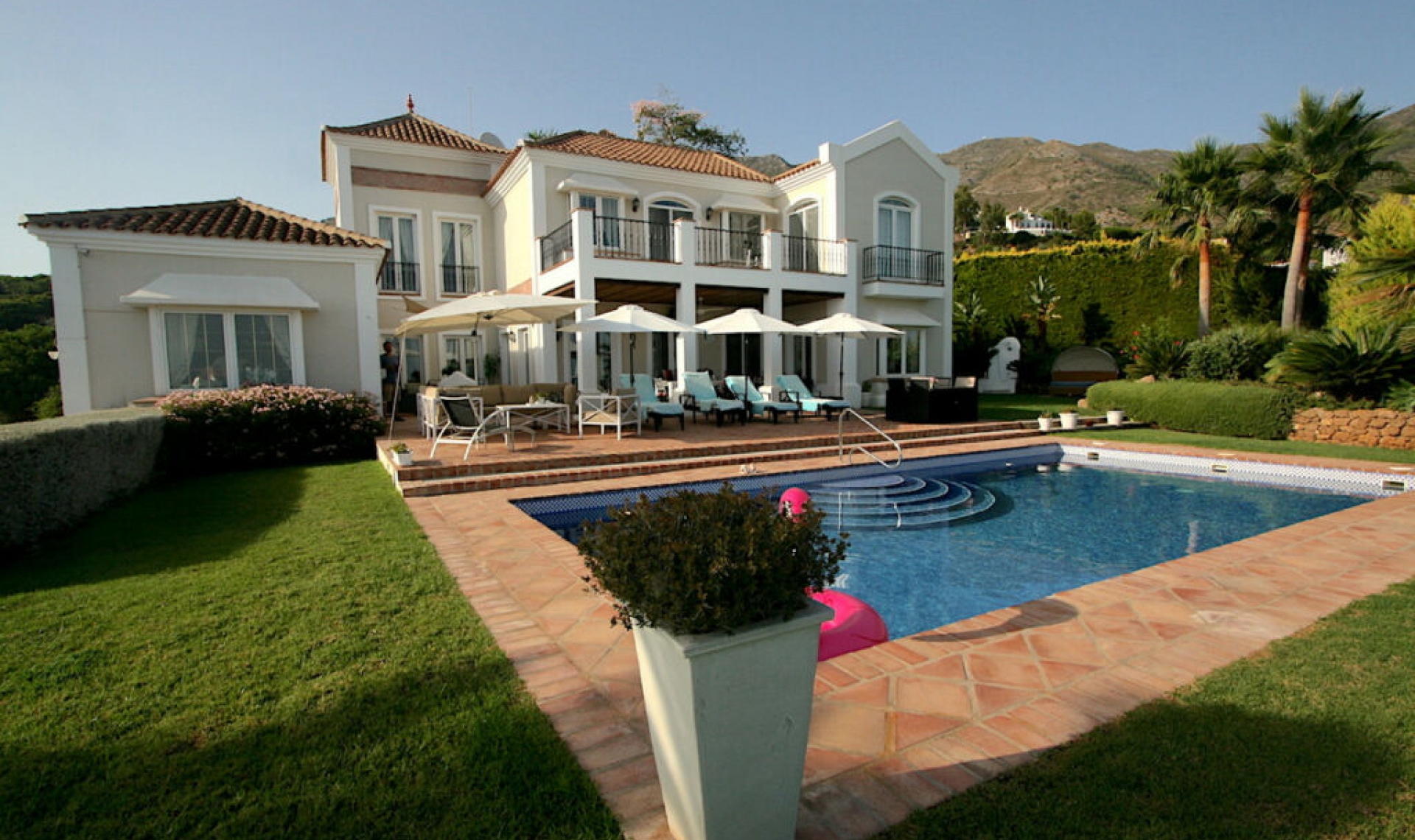 Resale - House -
Mijas