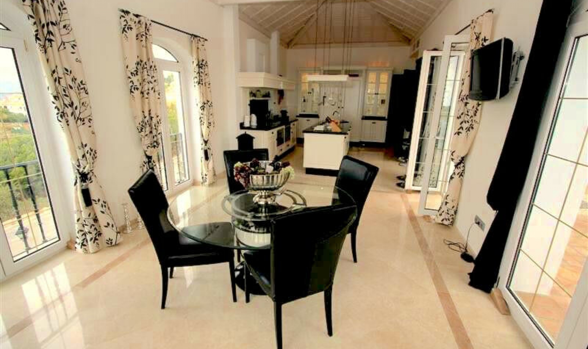 Resale - House -
Mijas