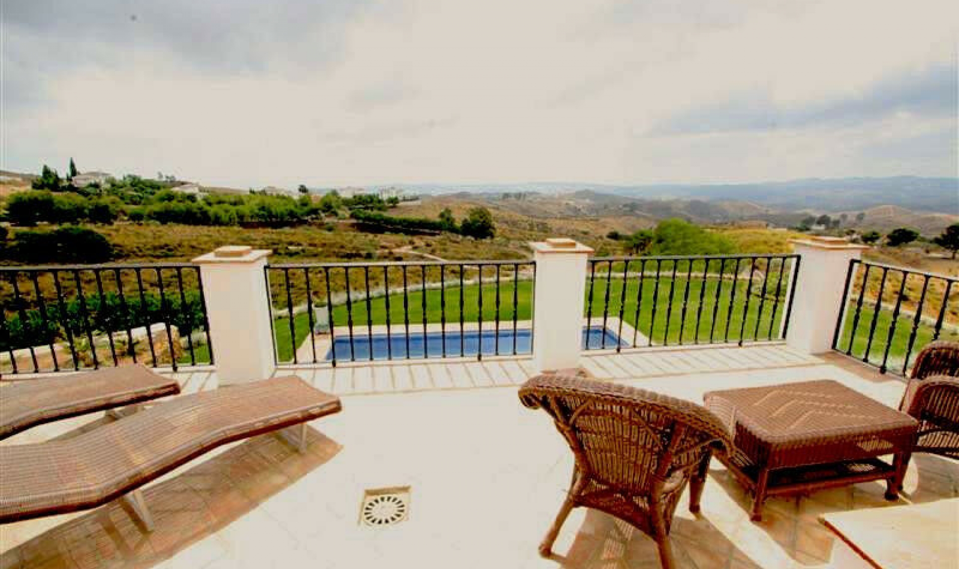 Resale - House -
Mijas