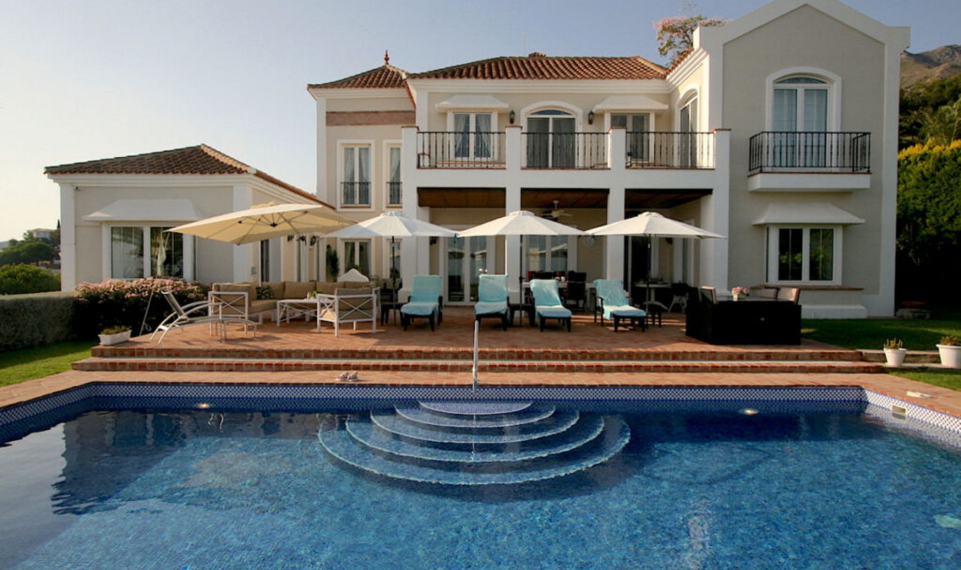 Resale - House -
Mijas