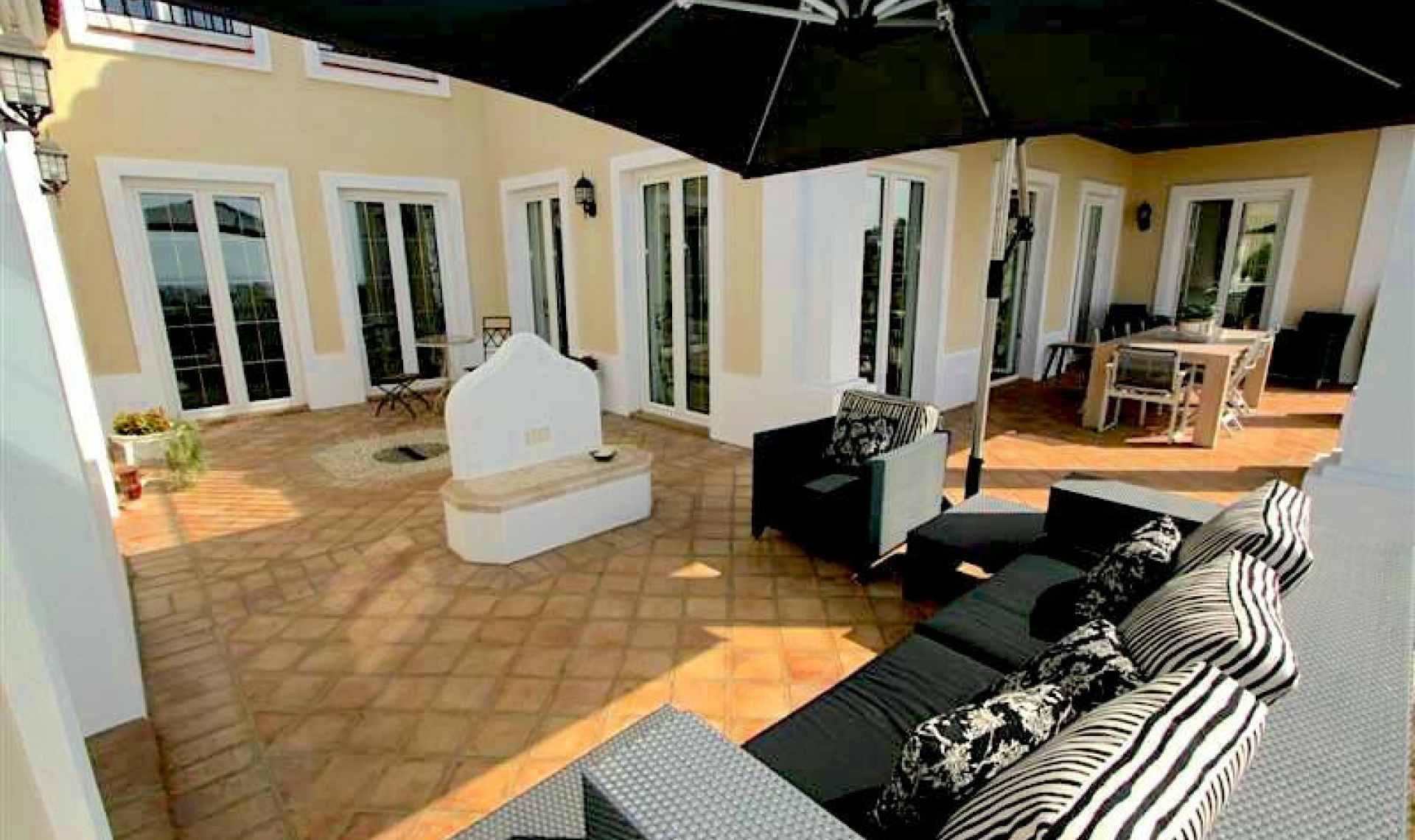 Resale - House -
Mijas