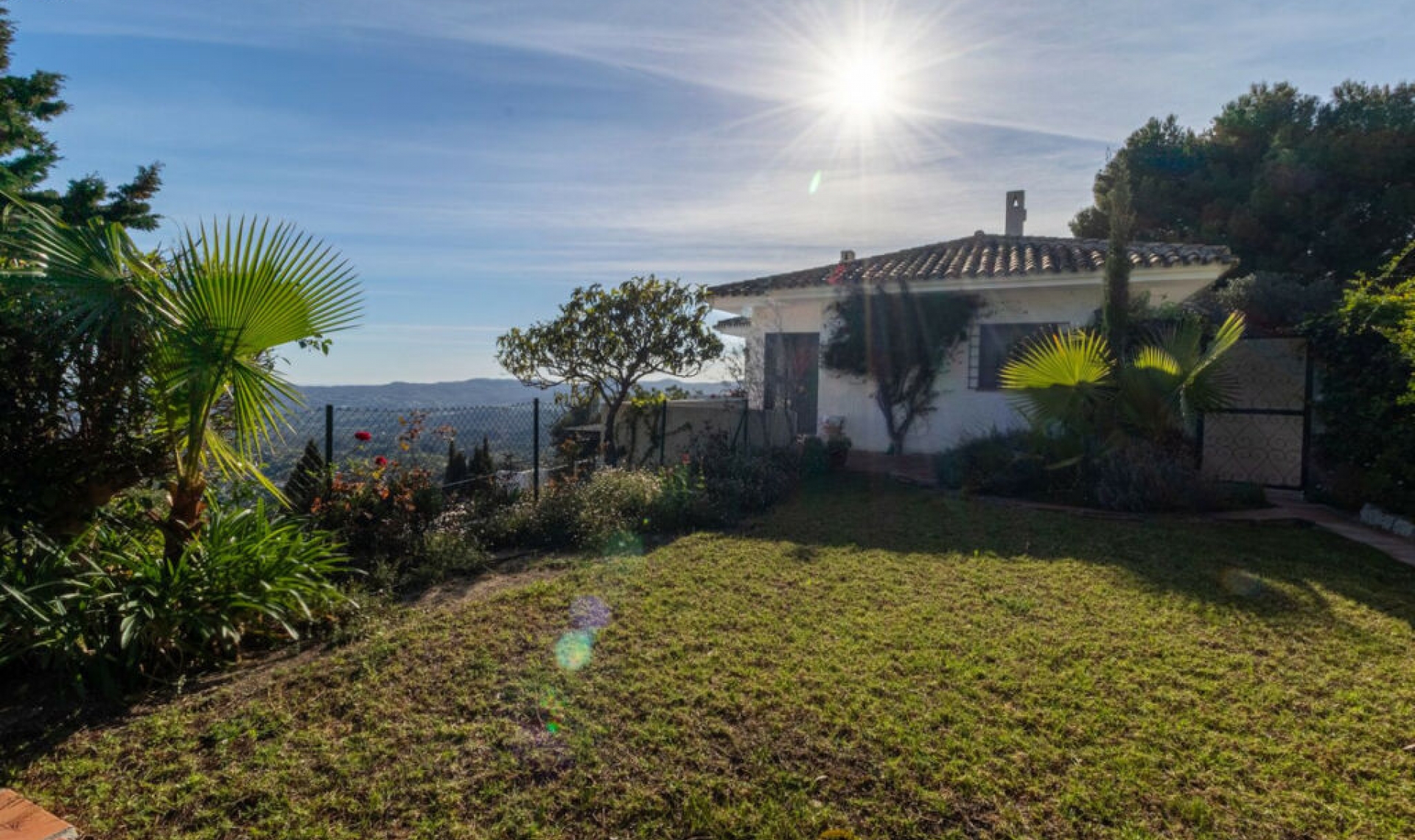 Resale - House -
Mijas