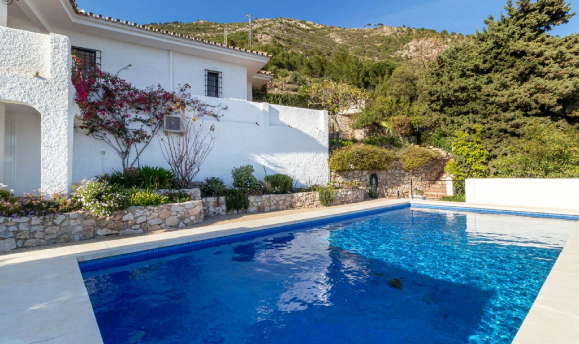 Resale - House -
Mijas